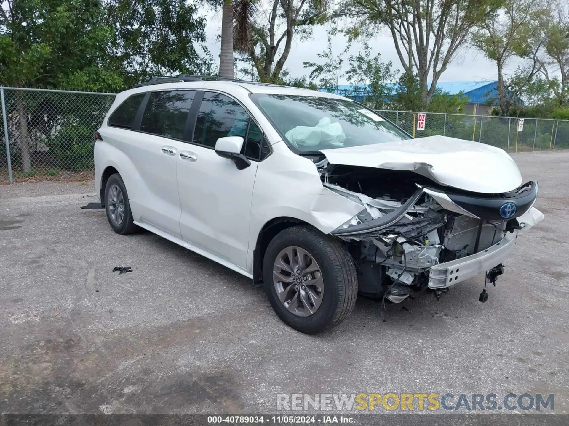 1 Photograph of a damaged car 5TDYRKEC1RS181191 TOYOTA SIENNA 2024