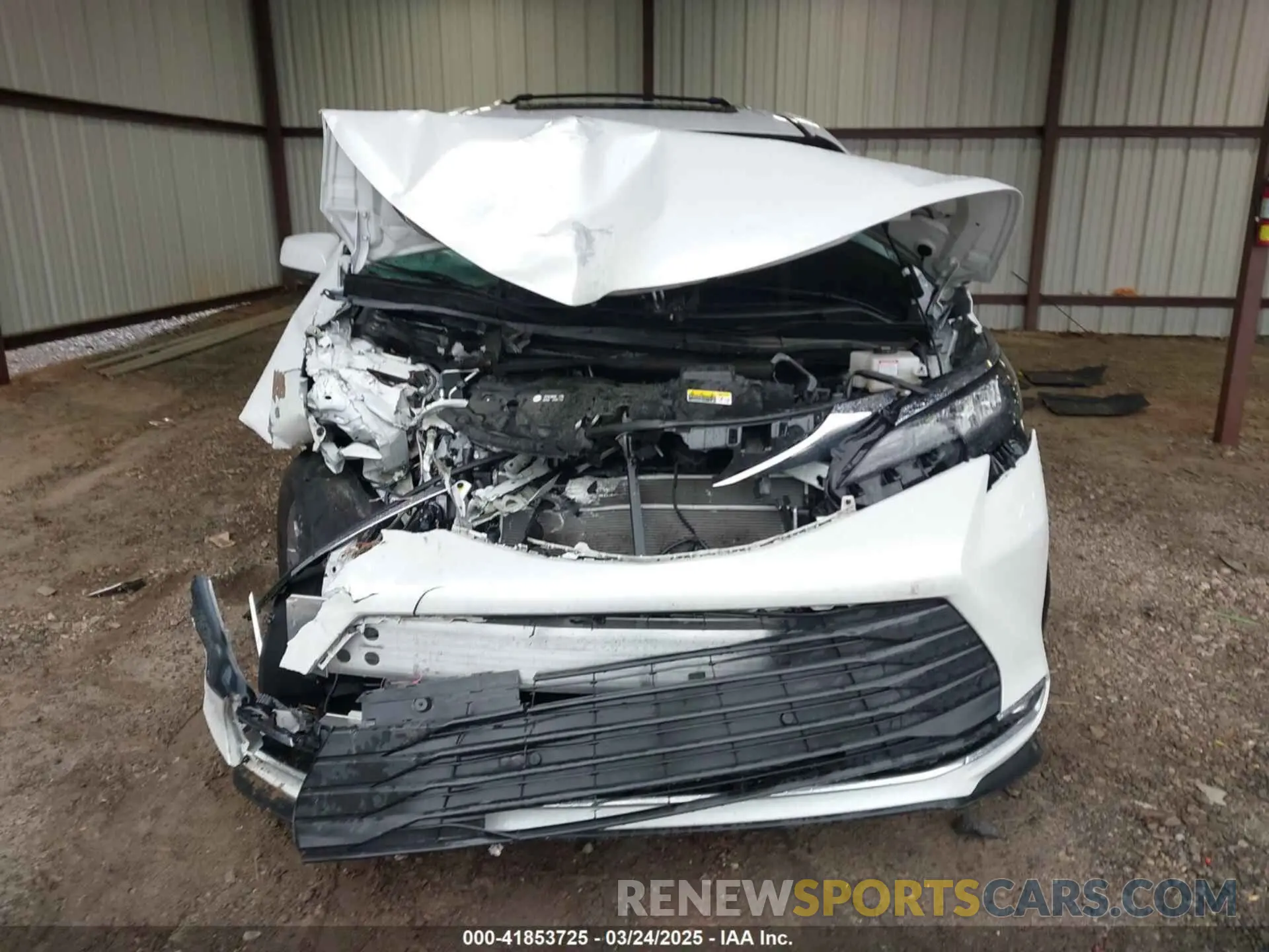 11 Photograph of a damaged car 5TDYRKEC3RS190684 TOYOTA SIENNA 2024