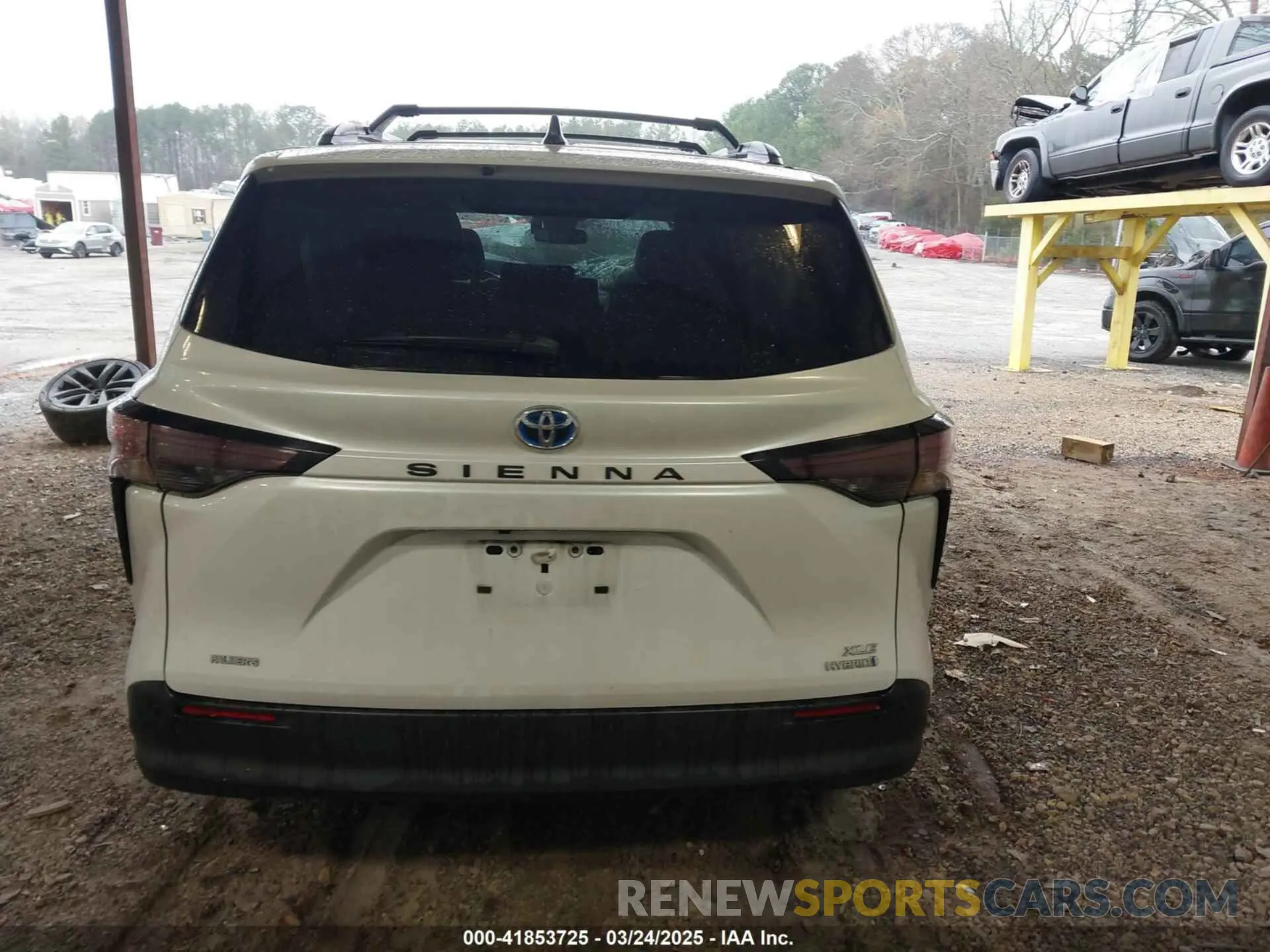 15 Photograph of a damaged car 5TDYRKEC3RS190684 TOYOTA SIENNA 2024