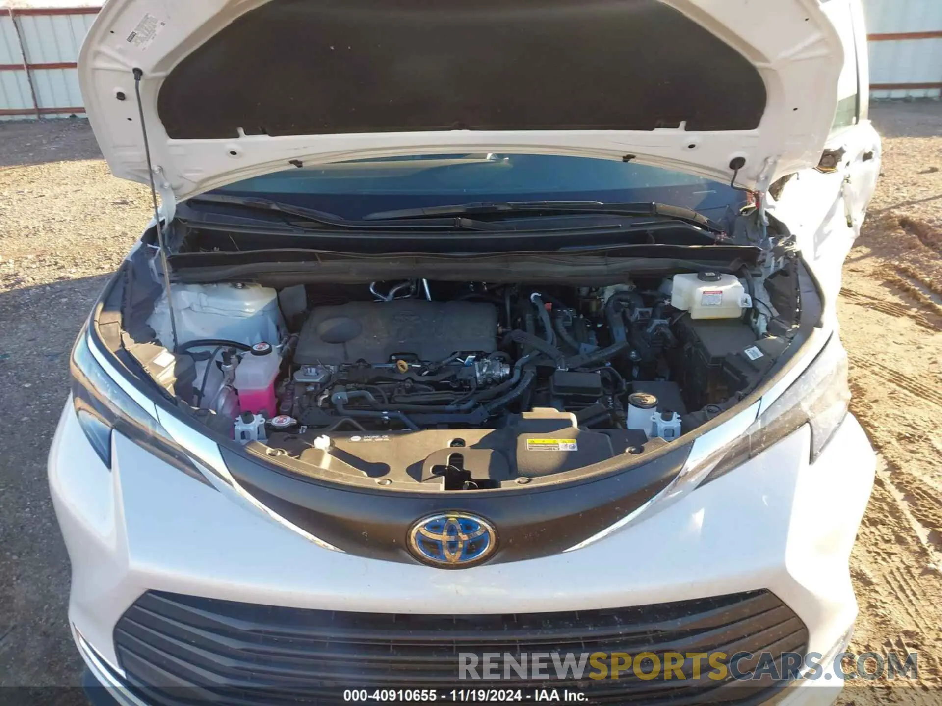 10 Photograph of a damaged car 5TDYRKEC3RS205765 TOYOTA SIENNA 2024
