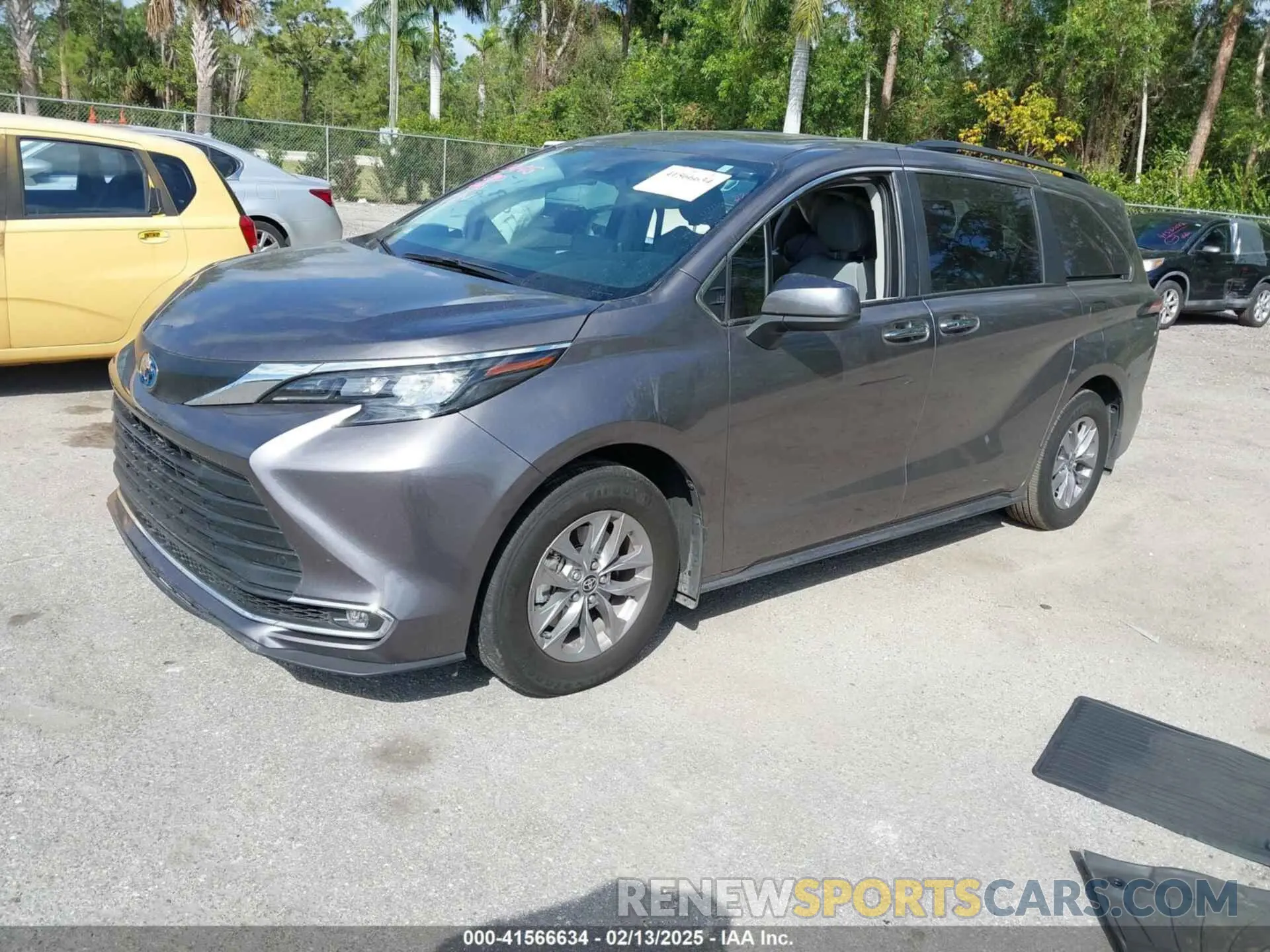 2 Photograph of a damaged car 5TDYRKEC7RS224934 TOYOTA SIENNA 2024