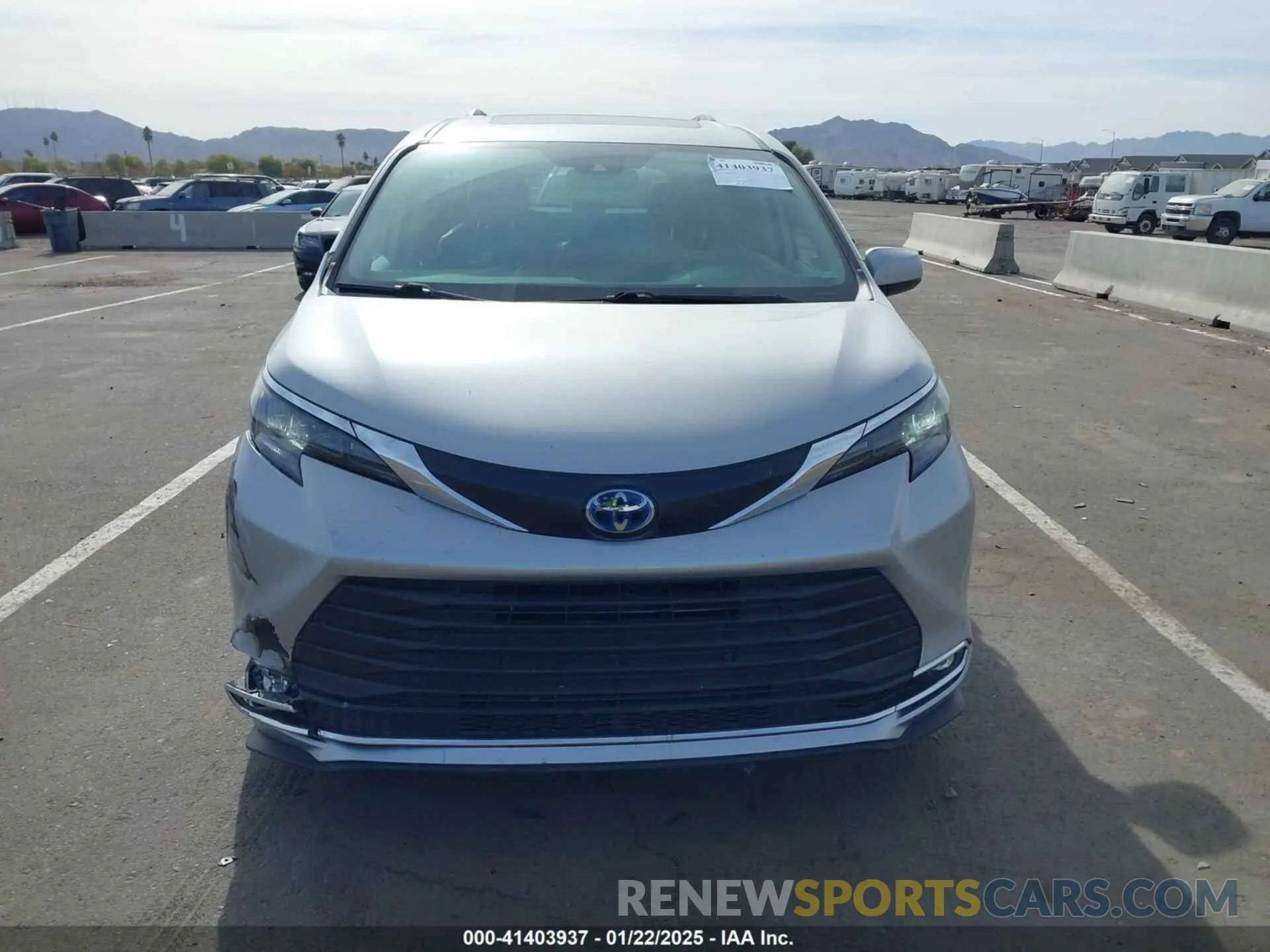 12 Photograph of a damaged car 5TDYRKEC8RS193614 TOYOTA SIENNA 2024