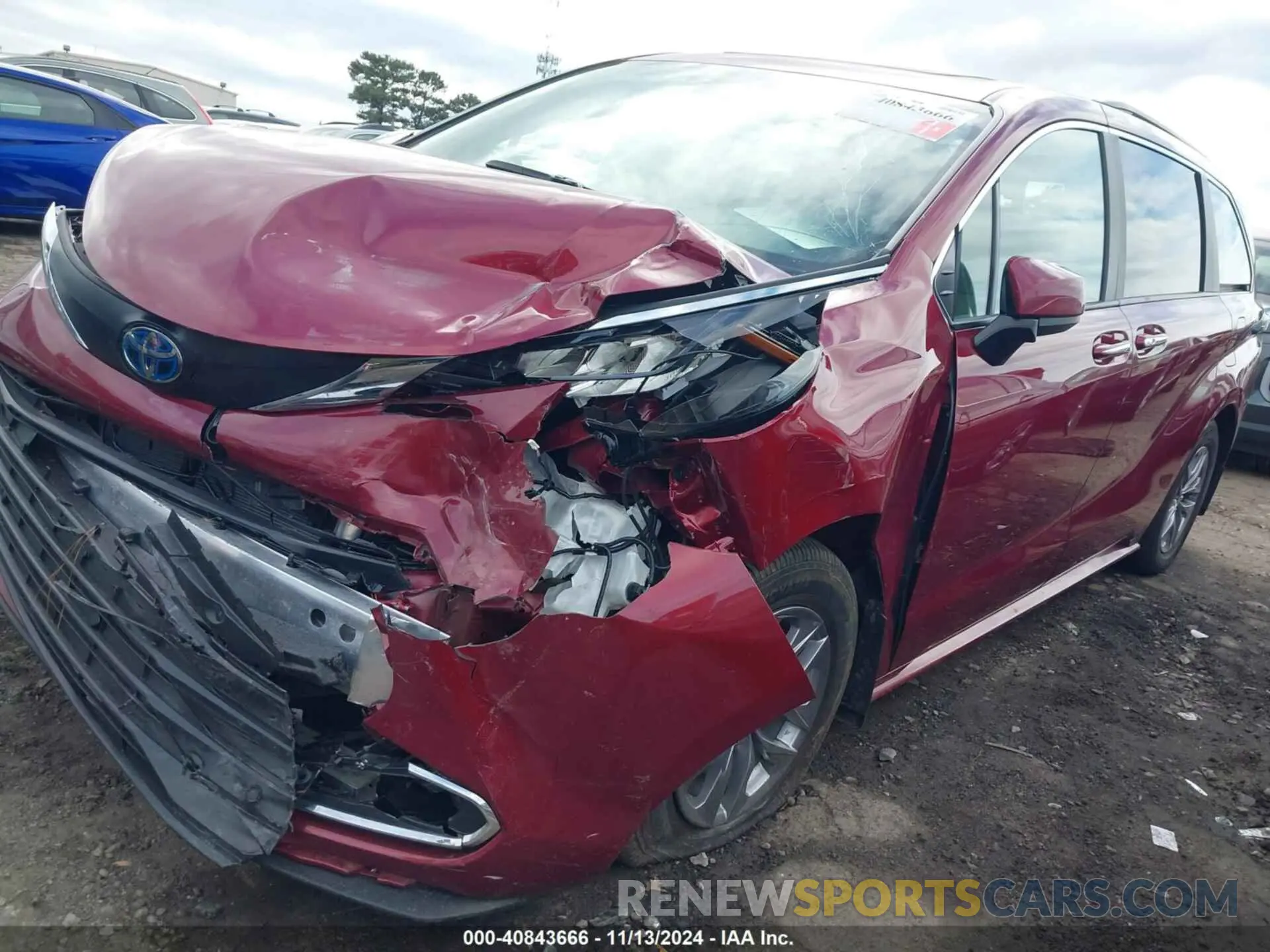 2 Photograph of a damaged car 5TDYRKEC8RS207866 TOYOTA SIENNA 2024