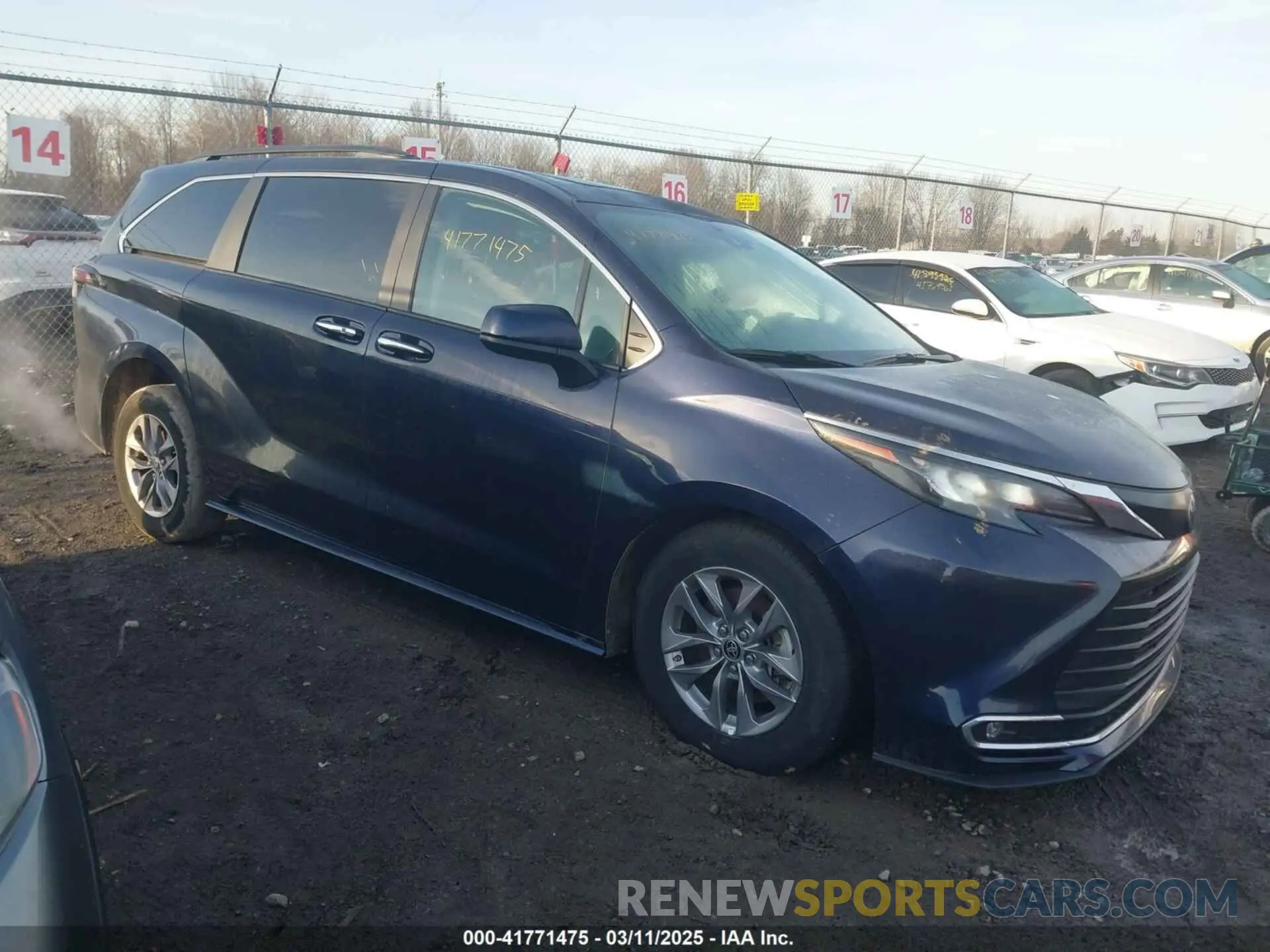 1 Photograph of a damaged car 5TDYRKEC8RS215451 TOYOTA SIENNA 2024