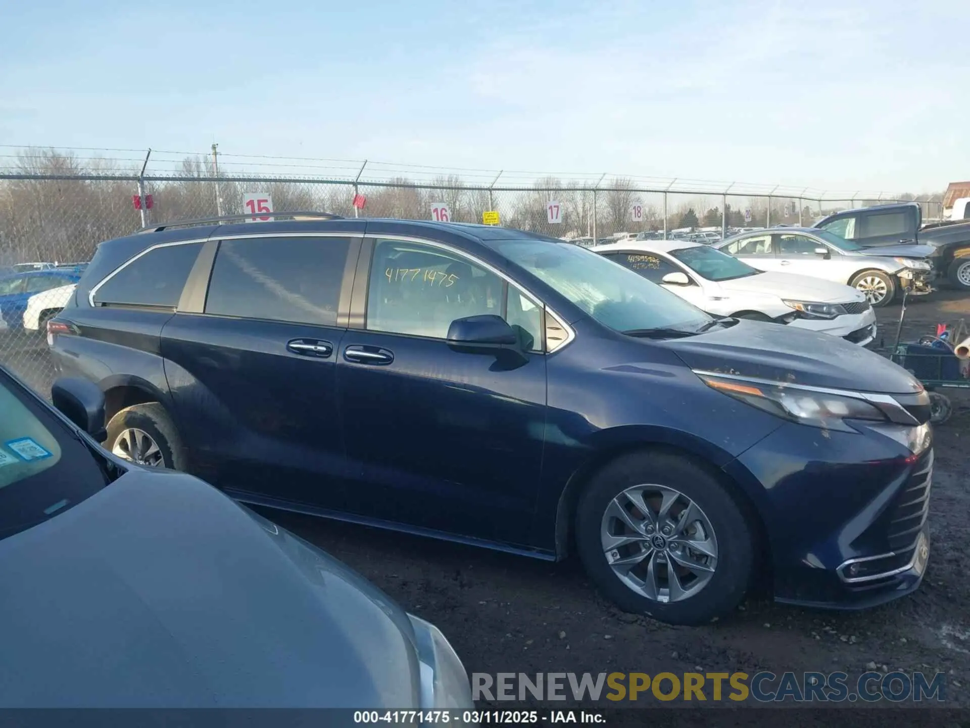 14 Photograph of a damaged car 5TDYRKEC8RS215451 TOYOTA SIENNA 2024