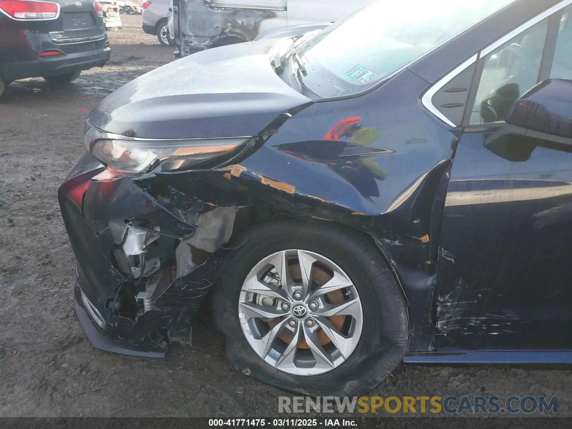 6 Photograph of a damaged car 5TDYRKEC8RS215451 TOYOTA SIENNA 2024