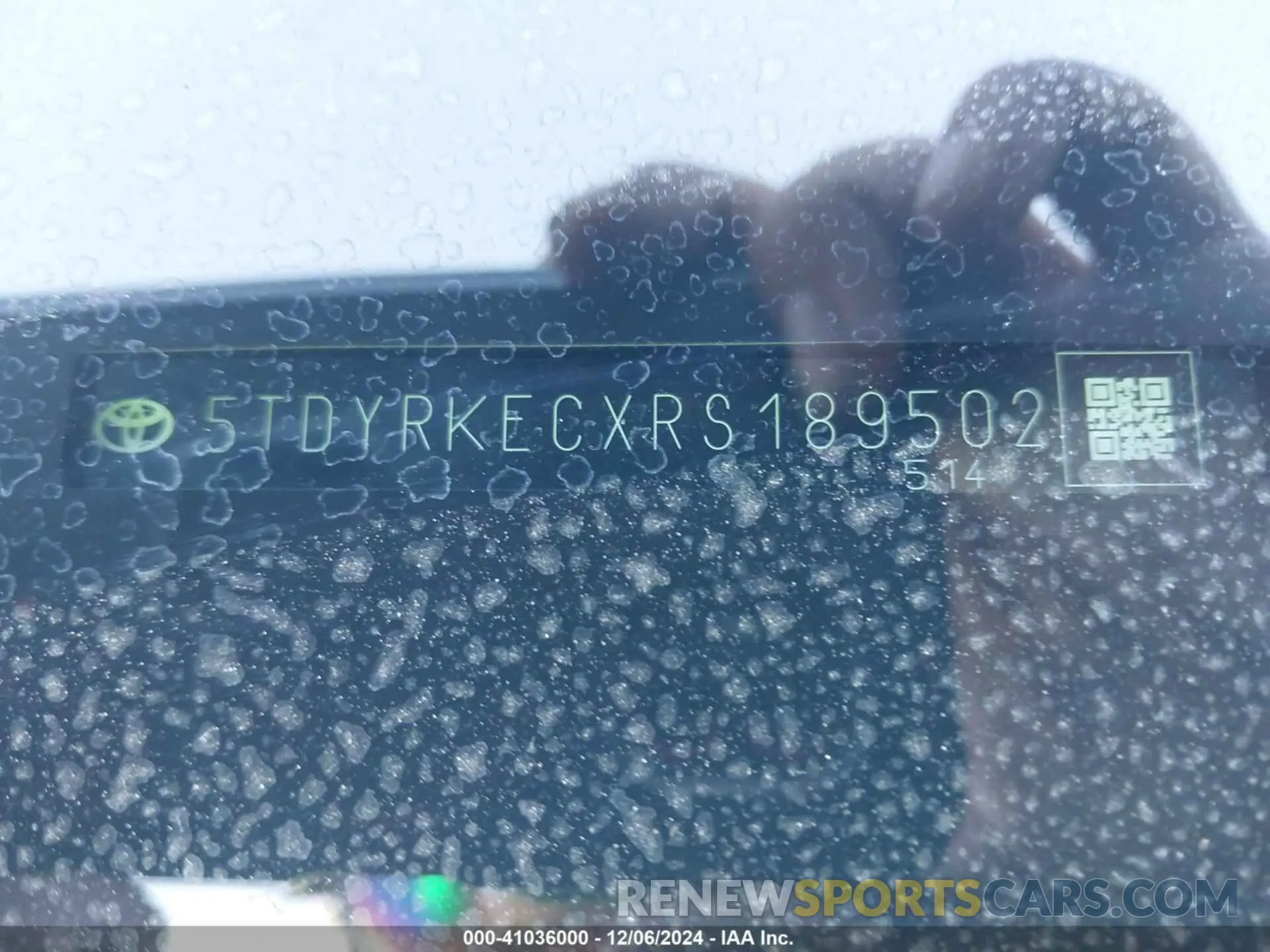 9 Photograph of a damaged car 5TDYRKECXRS189502 TOYOTA SIENNA 2024