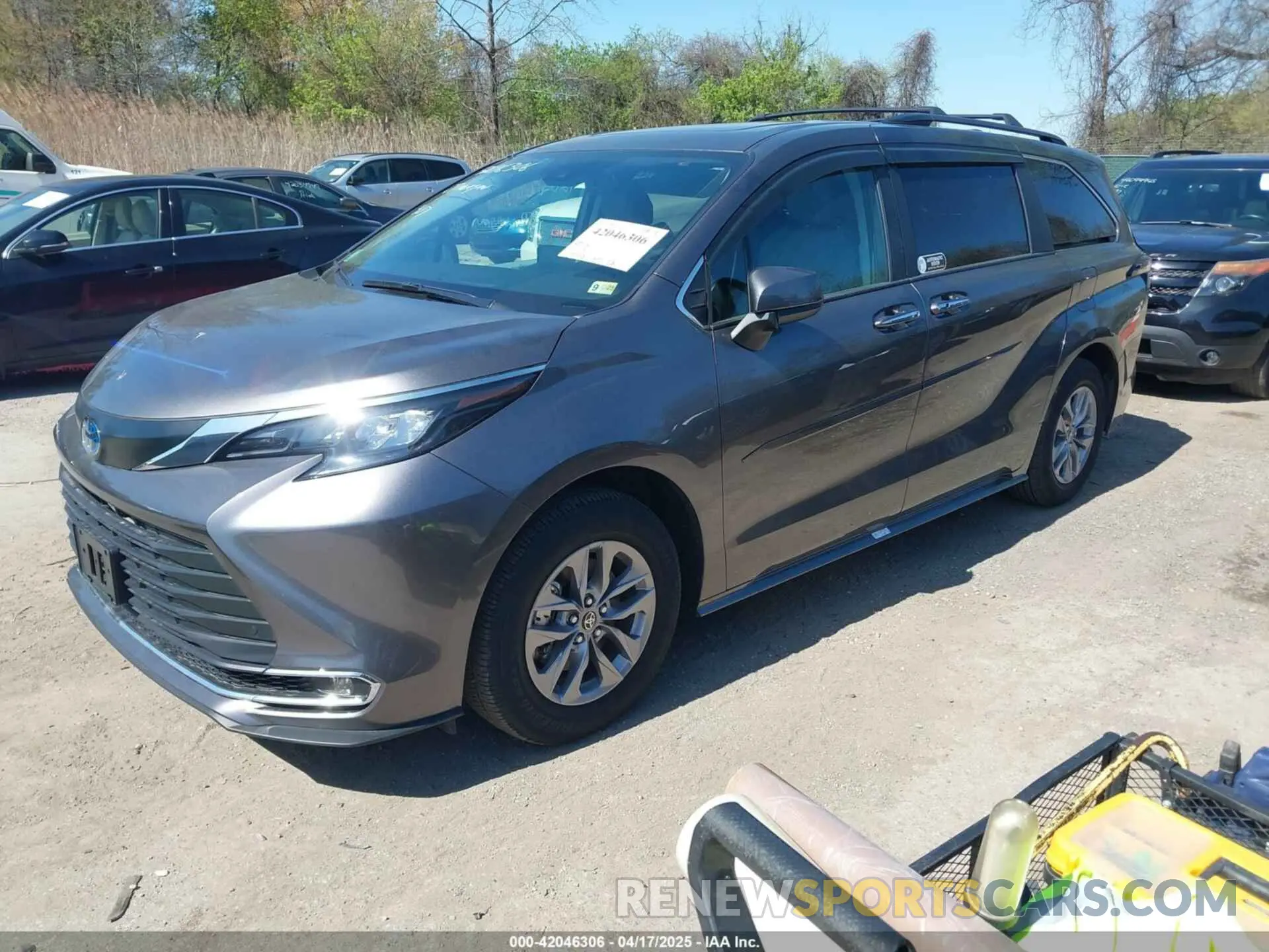2 Photograph of a damaged car 5TDYSKFC1RS149845 TOYOTA SIENNA 2024