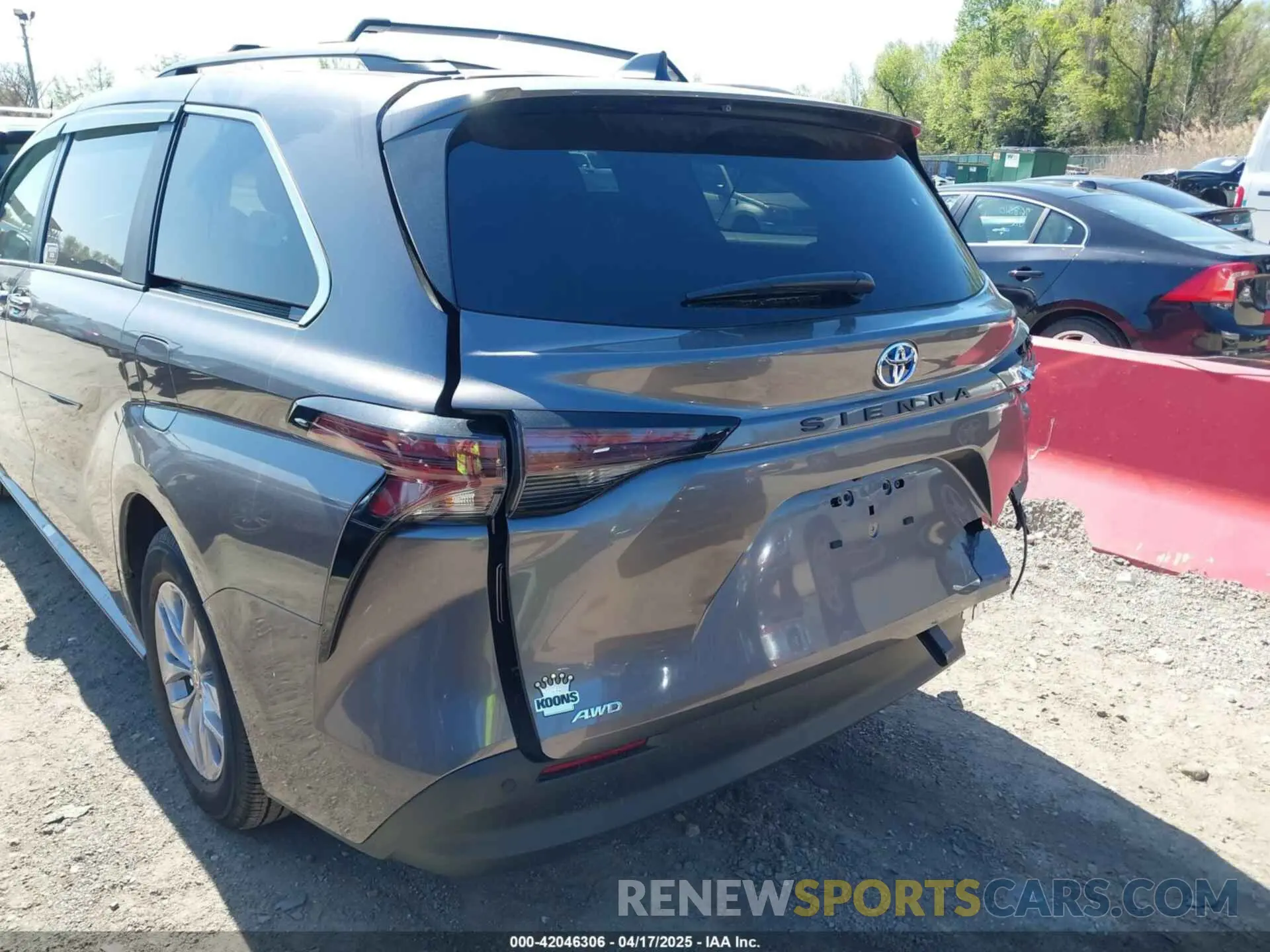 6 Photograph of a damaged car 5TDYSKFC1RS149845 TOYOTA SIENNA 2024