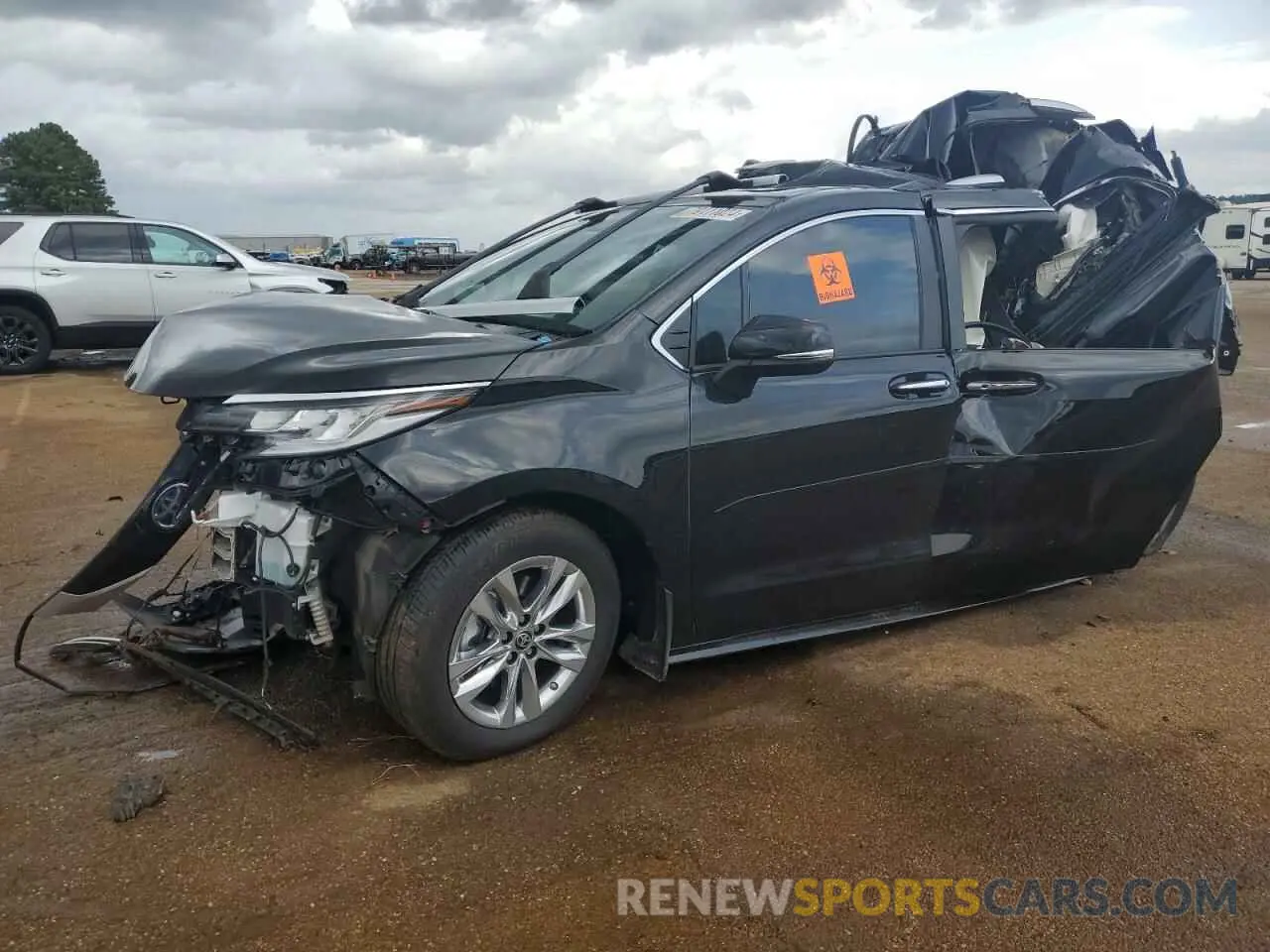 1 Photograph of a damaged car 5TDZRKEC0RS182904 TOYOTA SIENNA 2024