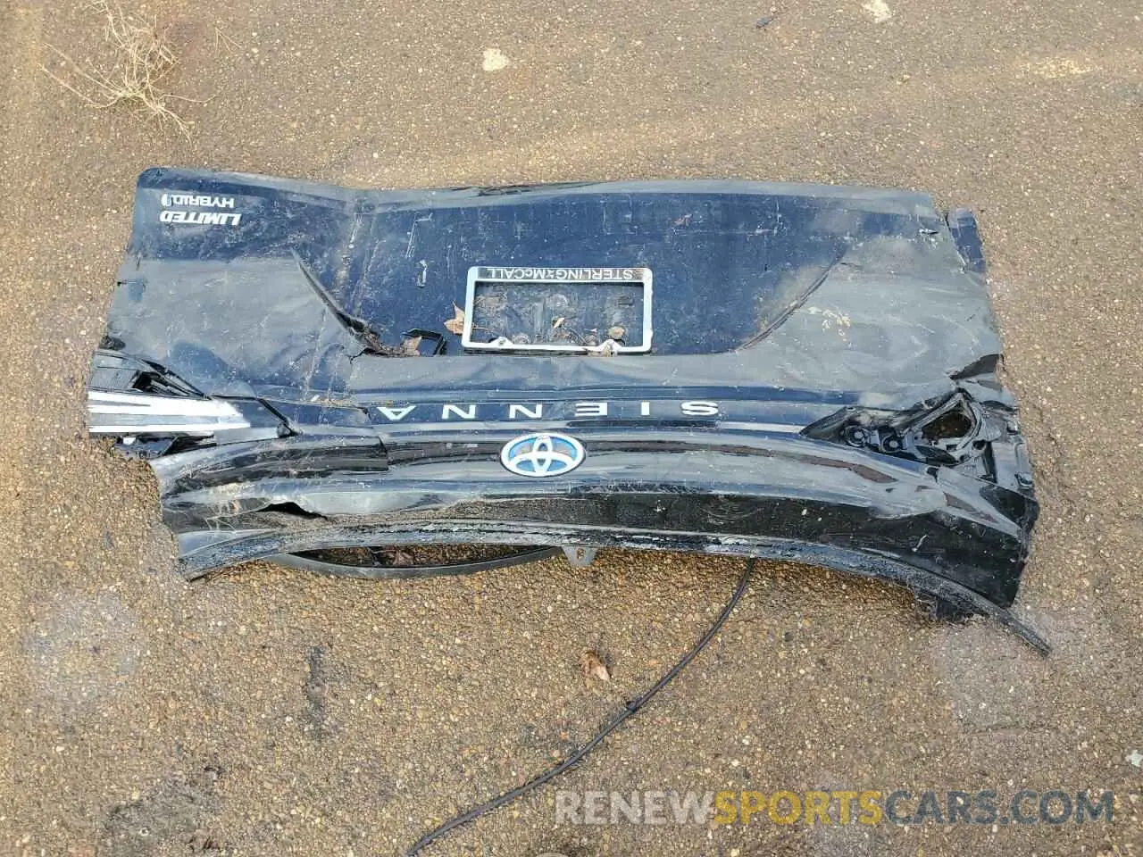13 Photograph of a damaged car 5TDZRKEC0RS182904 TOYOTA SIENNA 2024