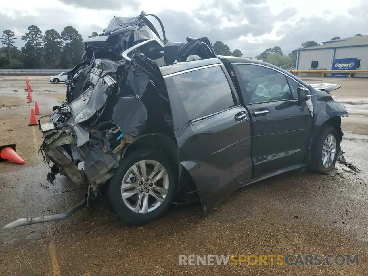 3 Photograph of a damaged car 5TDZRKEC0RS182904 TOYOTA SIENNA 2024