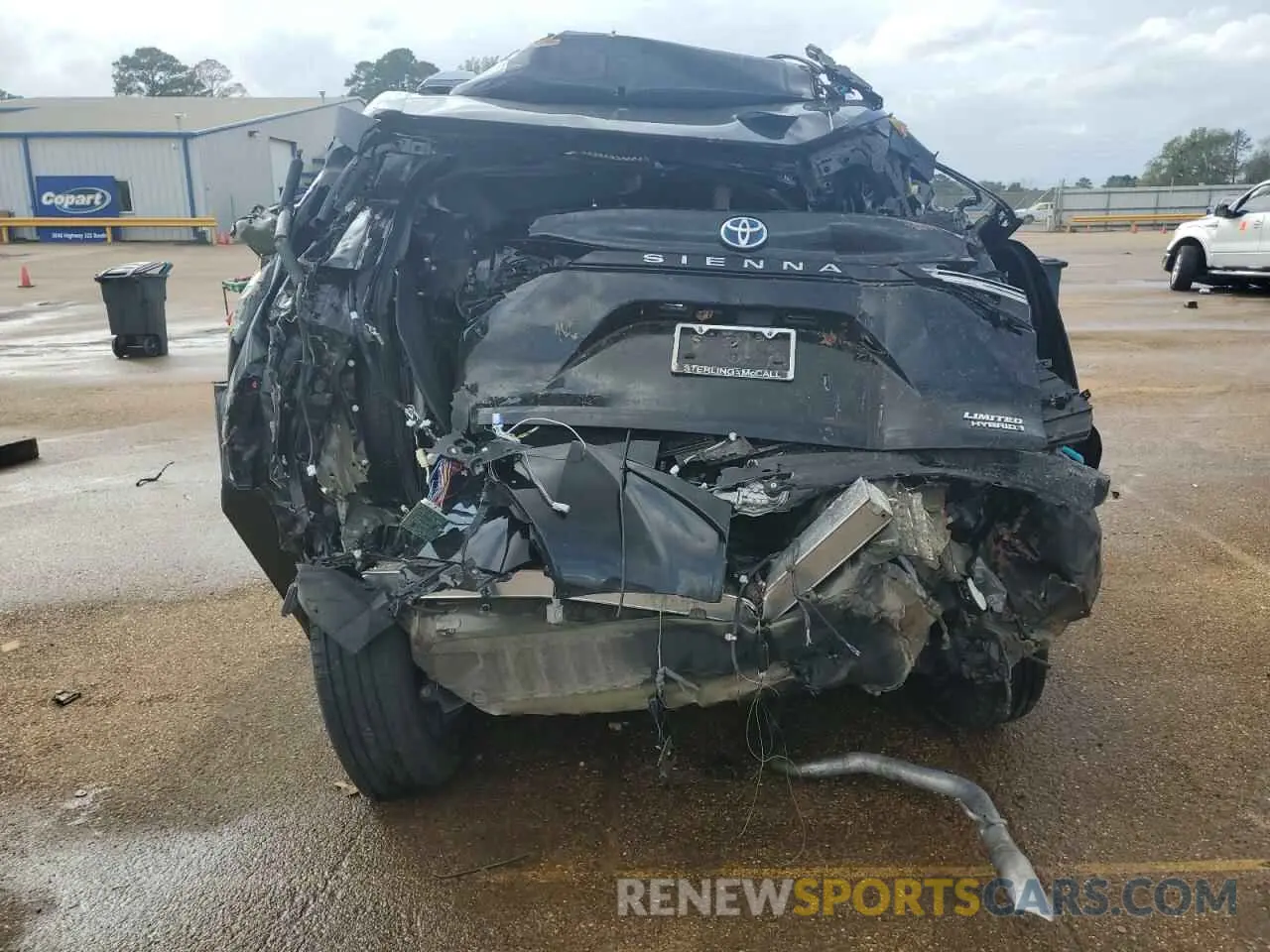 6 Photograph of a damaged car 5TDZRKEC0RS182904 TOYOTA SIENNA 2024