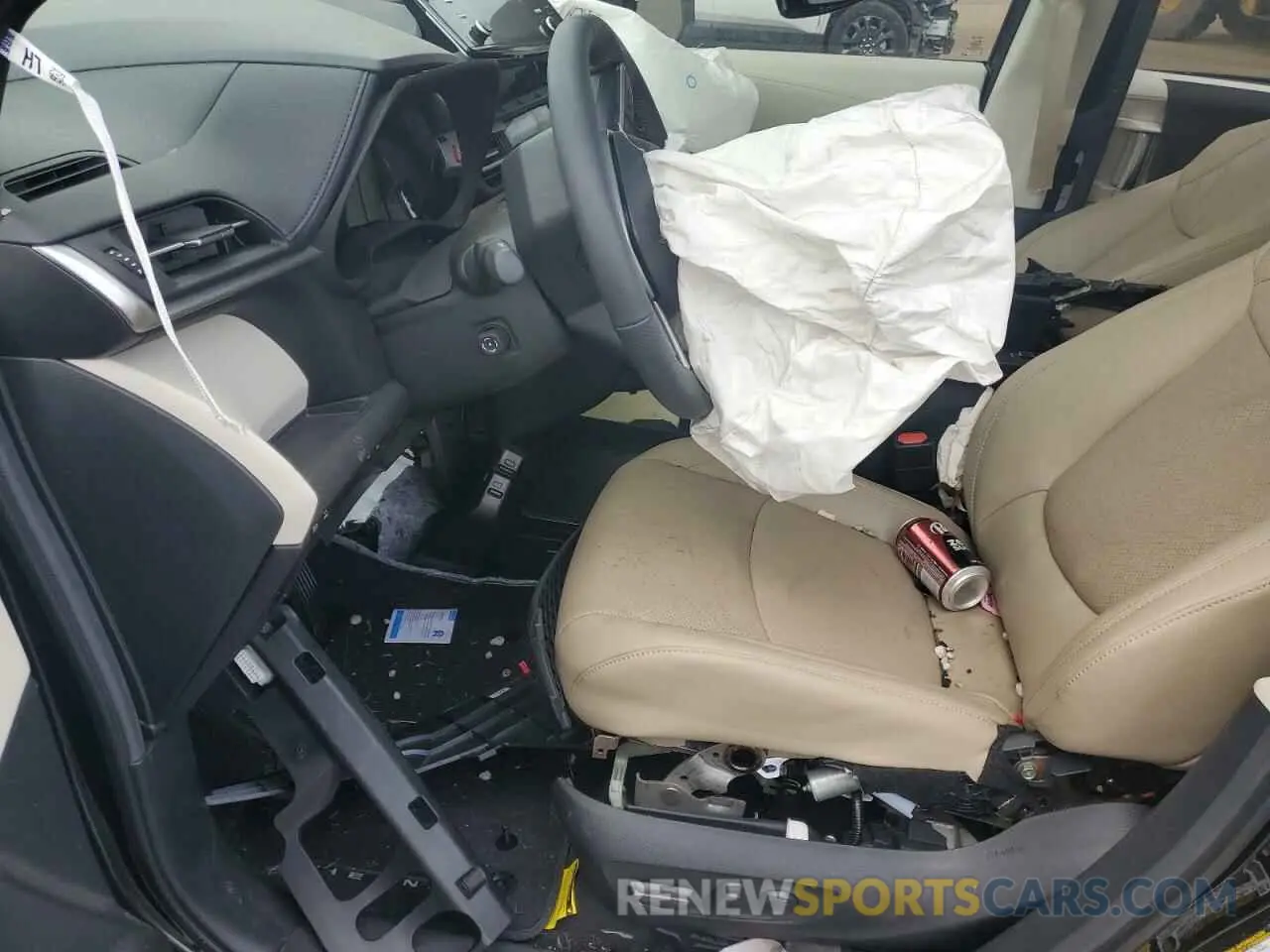 7 Photograph of a damaged car 5TDZRKEC0RS182904 TOYOTA SIENNA 2024