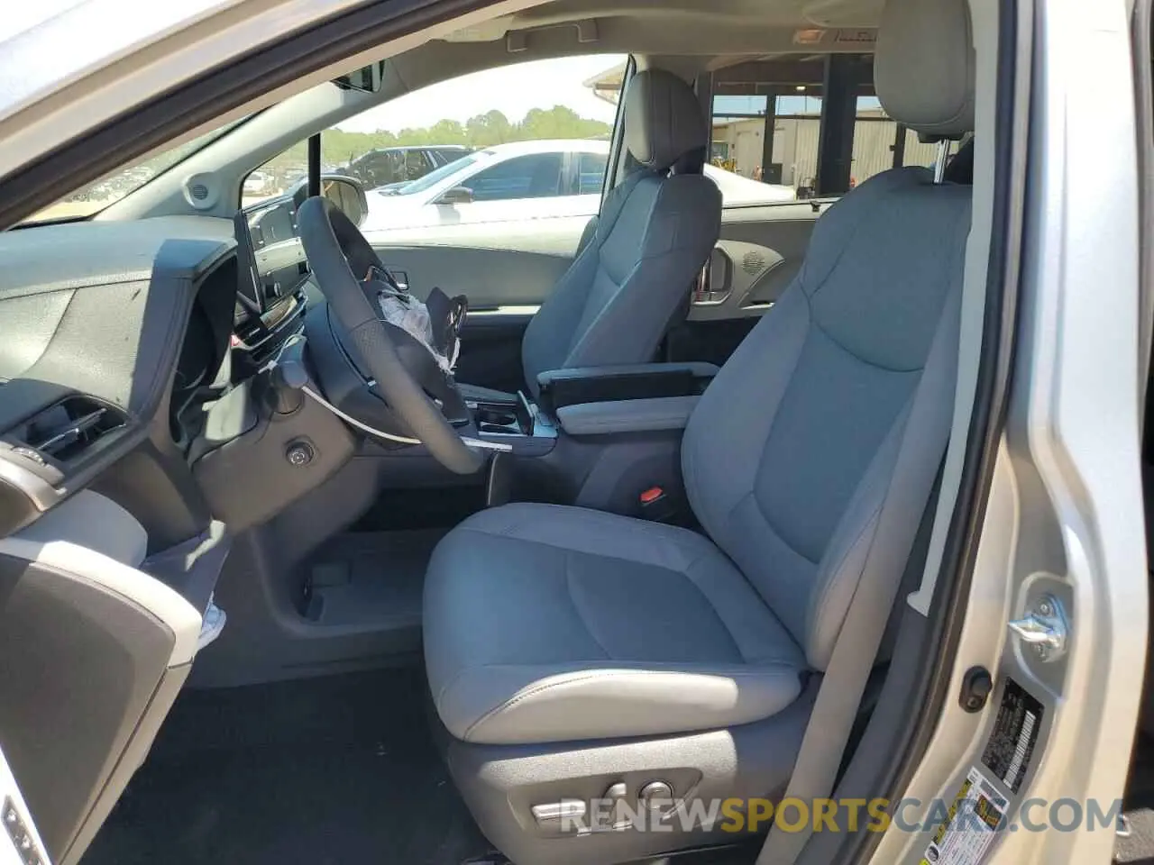 7 Photograph of a damaged car 5TDZRKEC1RS210449 TOYOTA SIENNA 2024