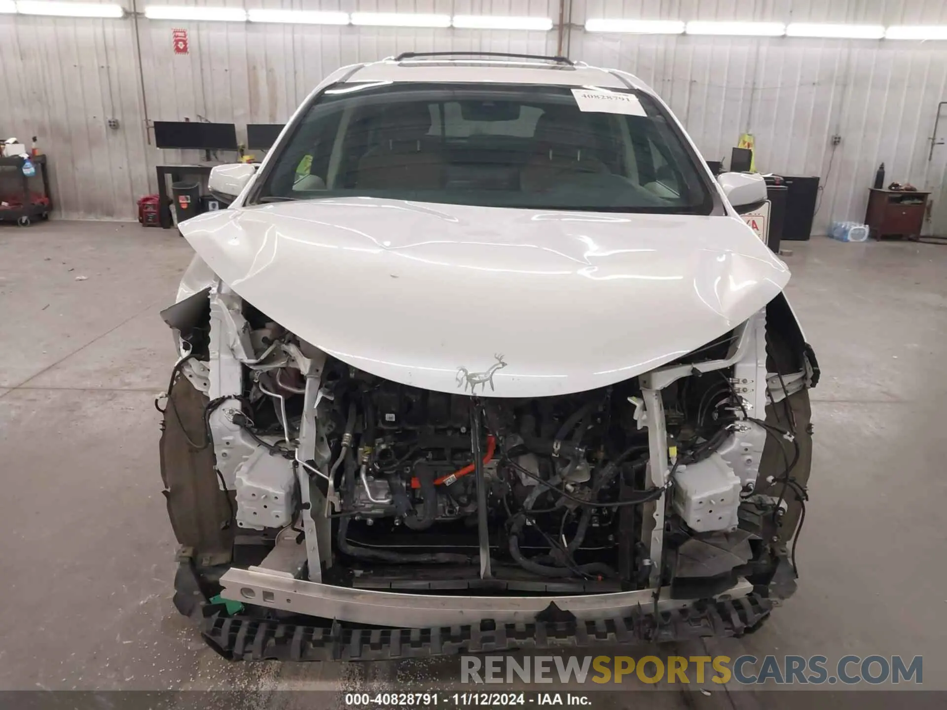 13 Photograph of a damaged car 5TDZSKFC0RS110247 TOYOTA SIENNA 2024