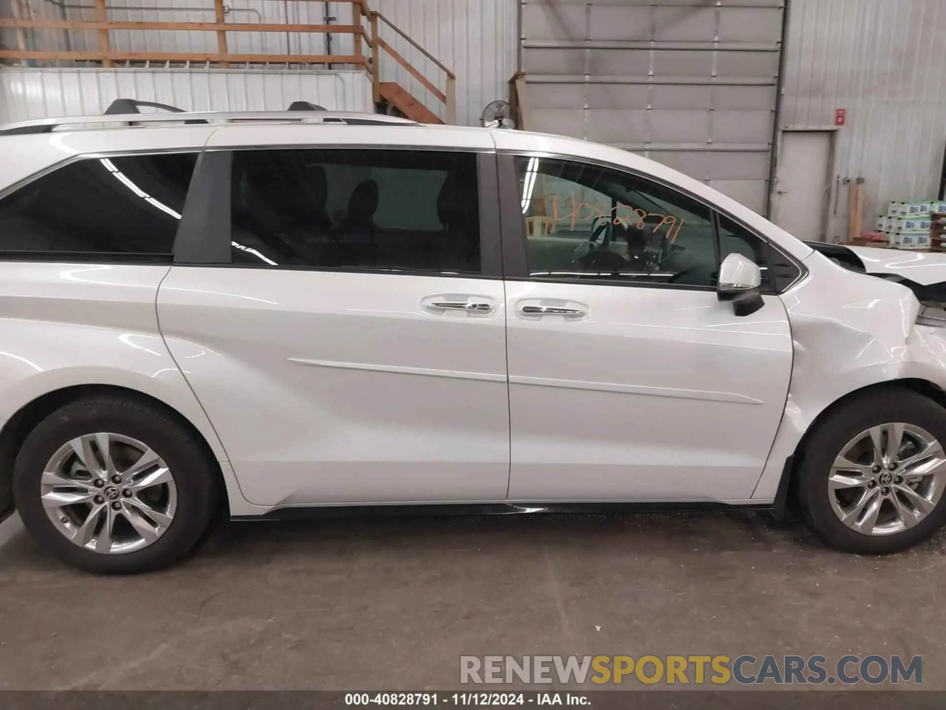 14 Photograph of a damaged car 5TDZSKFC0RS110247 TOYOTA SIENNA 2024