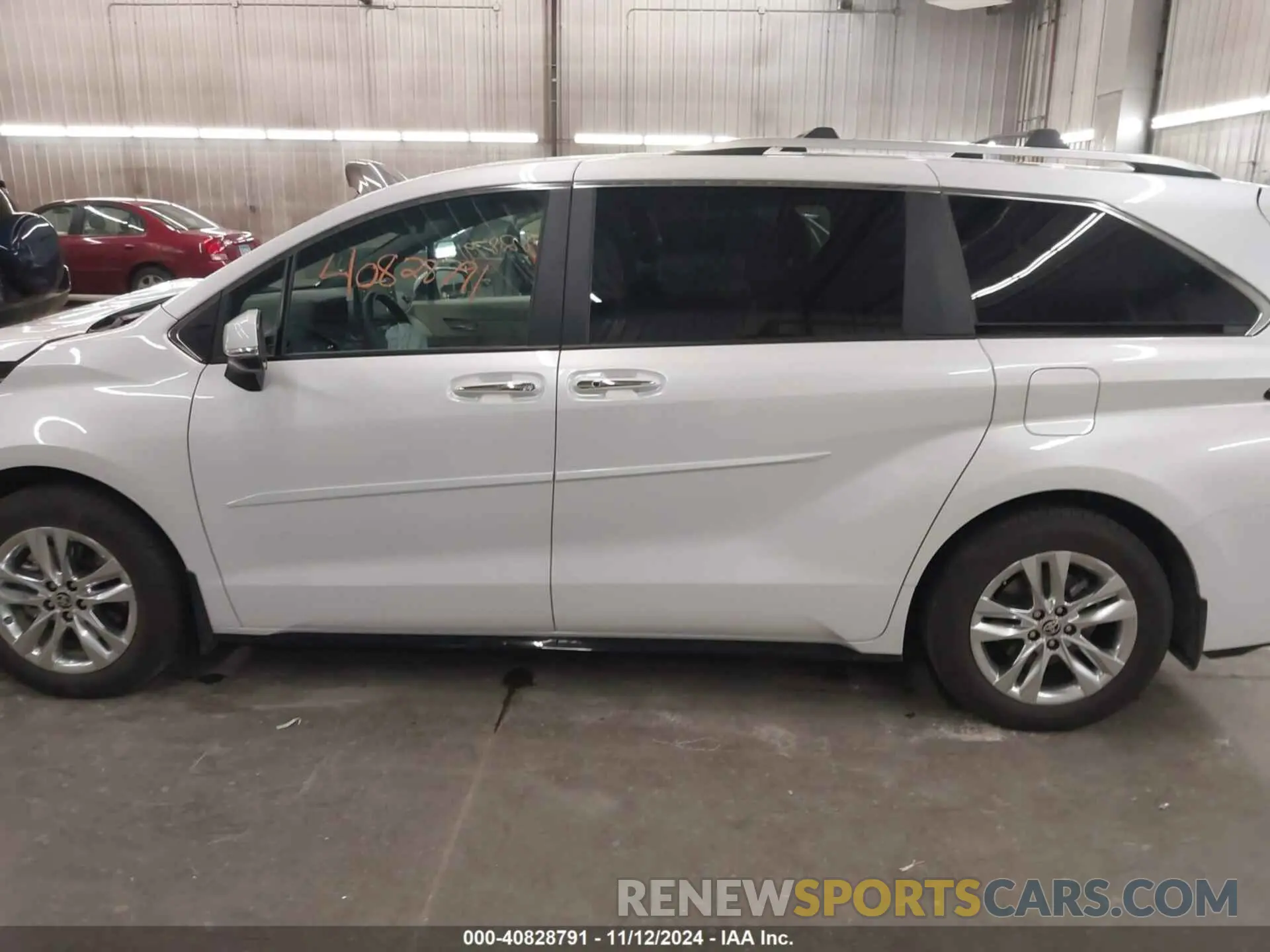 15 Photograph of a damaged car 5TDZSKFC0RS110247 TOYOTA SIENNA 2024