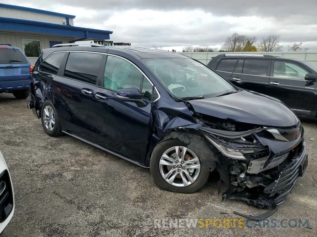 4 Photograph of a damaged car 5TDZSKFC3RS122795 TOYOTA SIENNA 2024