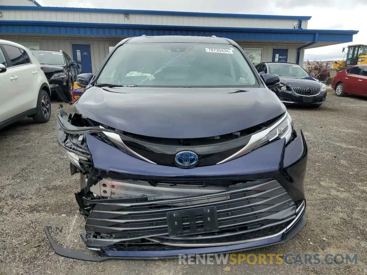 5 Photograph of a damaged car 5TDZSKFC3RS122795 TOYOTA SIENNA 2024