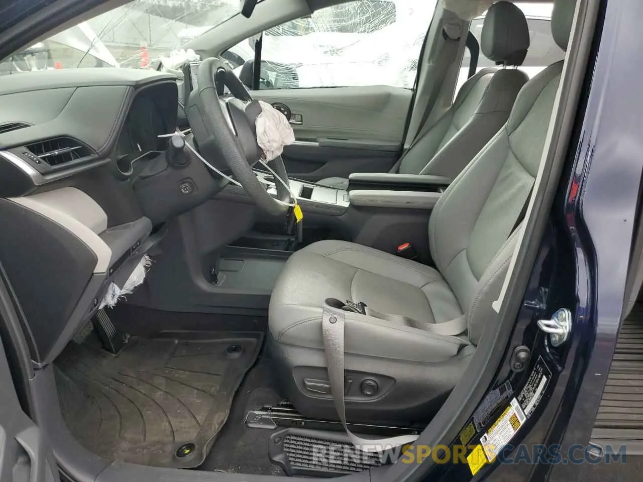 7 Photograph of a damaged car 5TDZSKFC3RS122795 TOYOTA SIENNA 2024
