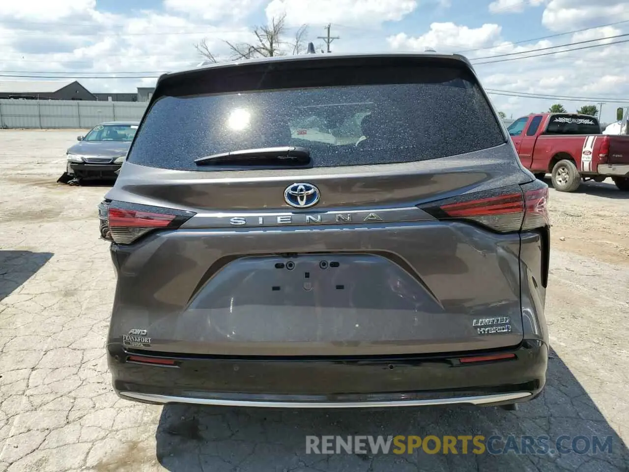 6 Photograph of a damaged car 5TDZSKFC5RS136486 TOYOTA SIENNA 2024