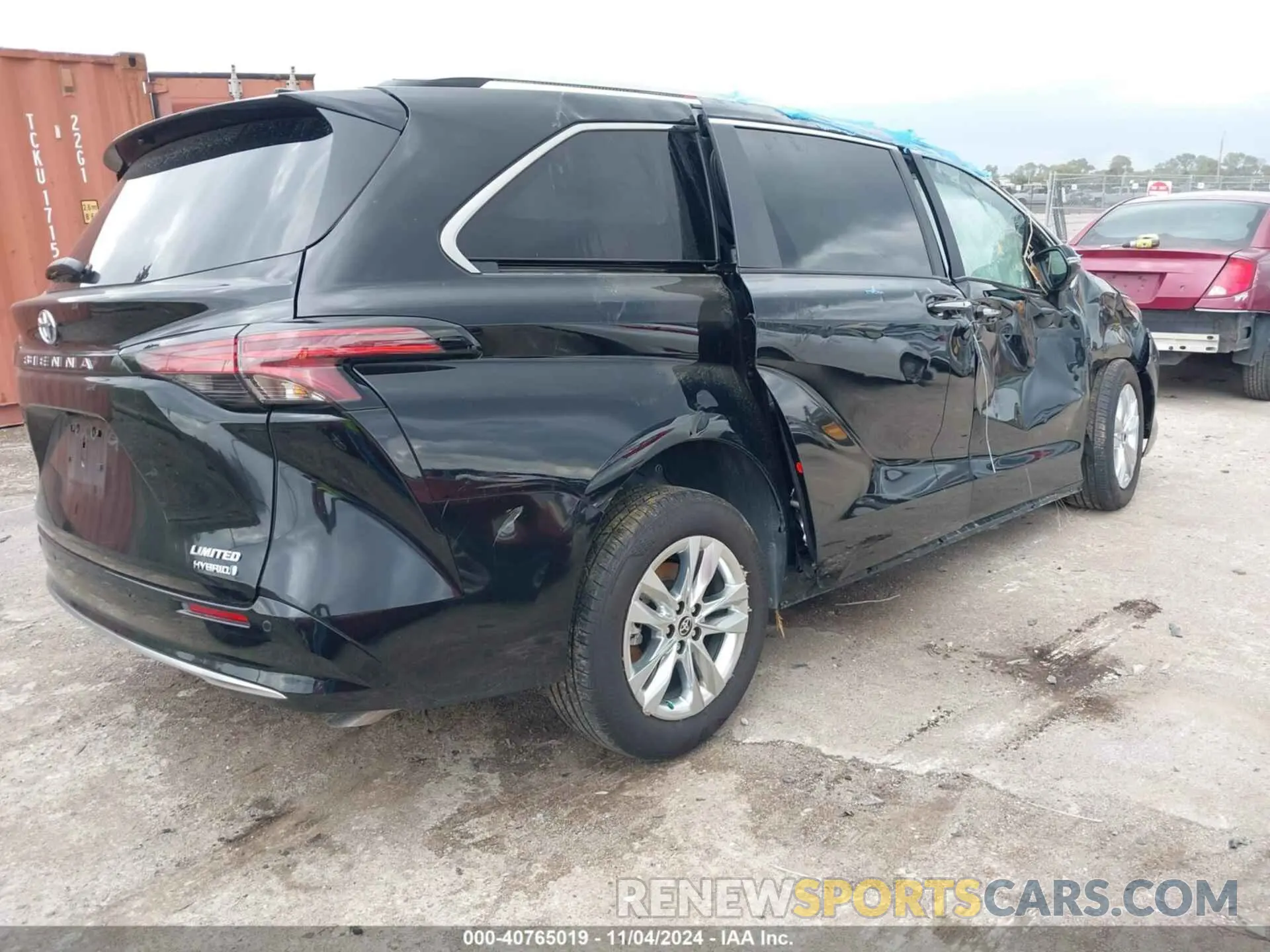 4 Photograph of a damaged car 5TDZSKFC7RS114599 TOYOTA SIENNA 2024