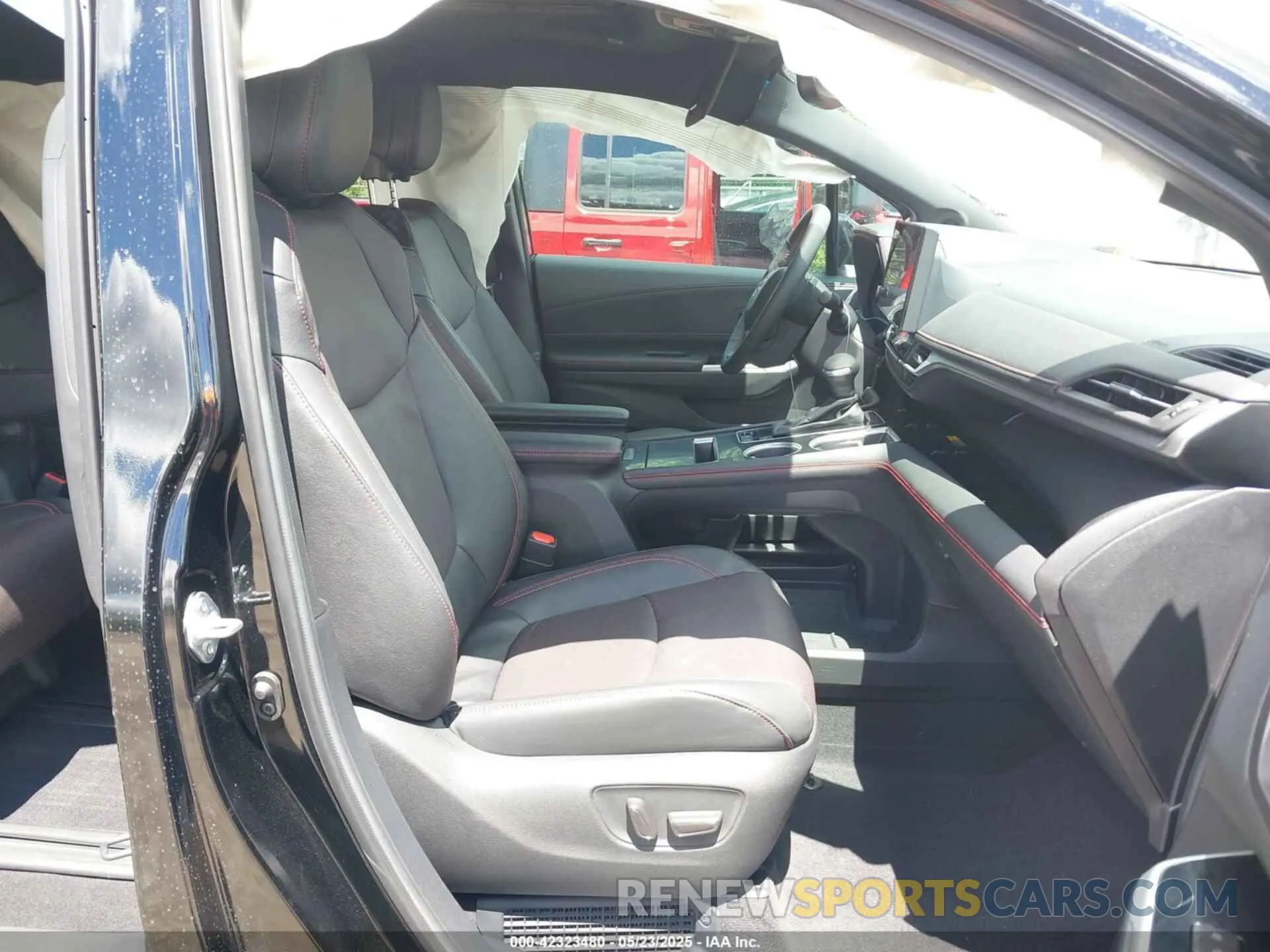 5 Photograph of a damaged car 5TDCSKFCXSS156213 TOYOTA SIENNA 2025