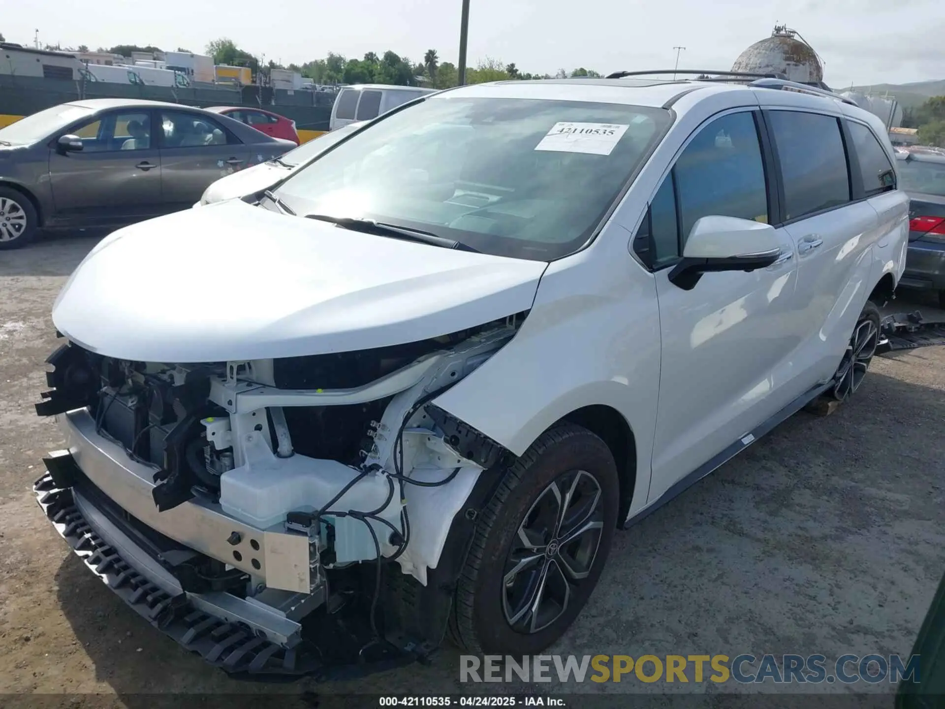 2 Photograph of a damaged car 5TDESKFC0SS168394 TOYOTA SIENNA 2025