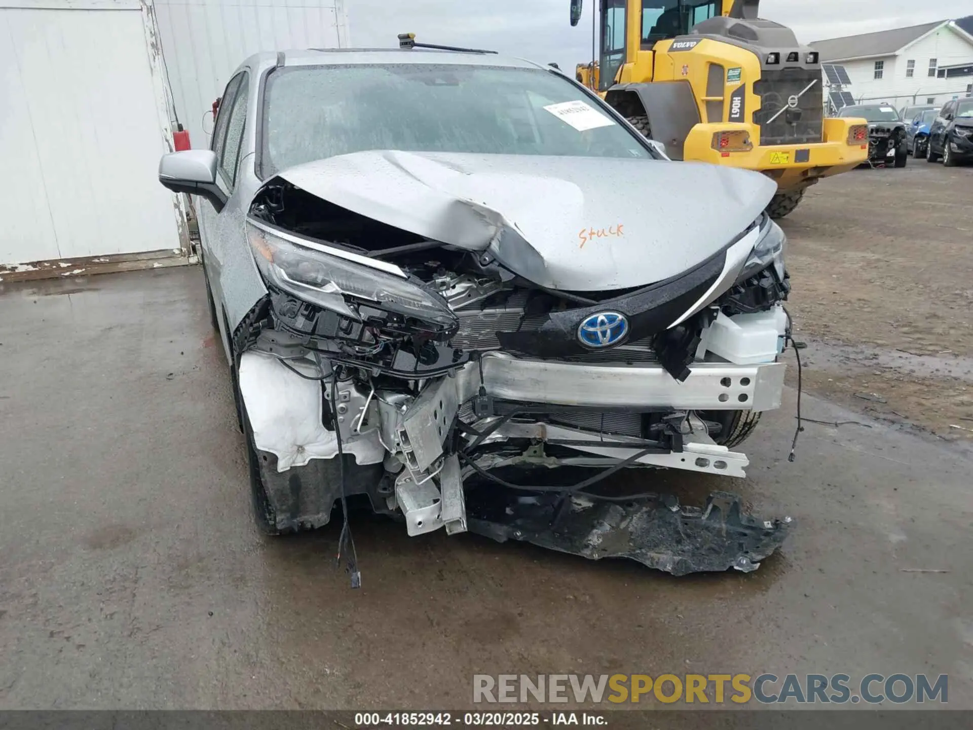 6 Photograph of a damaged car 5TDESKFC0SS168900 TOYOTA SIENNA 2025