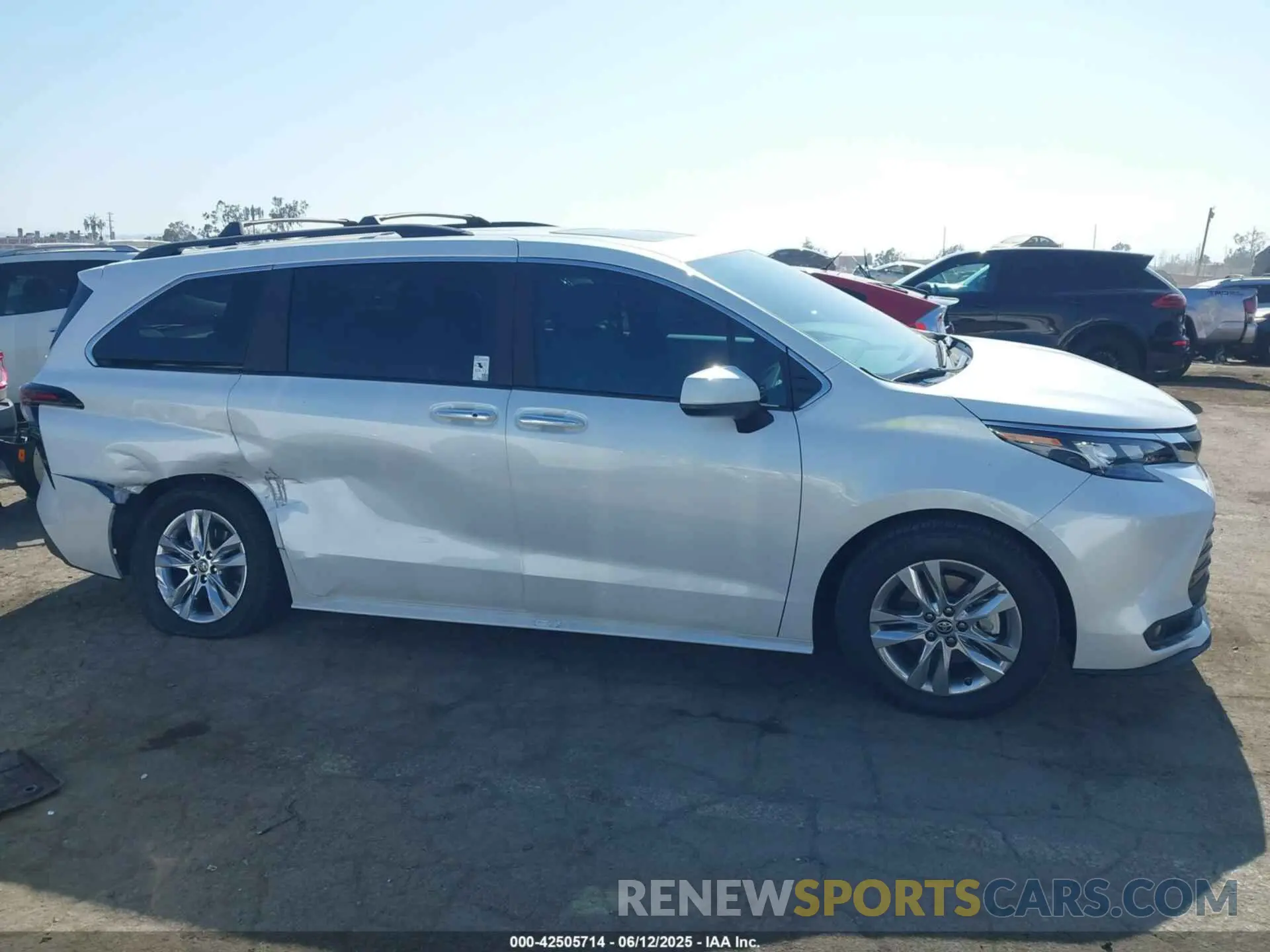 13 Photograph of a damaged car 5TDJRKEC2SS257492 TOYOTA SIENNA 2025
