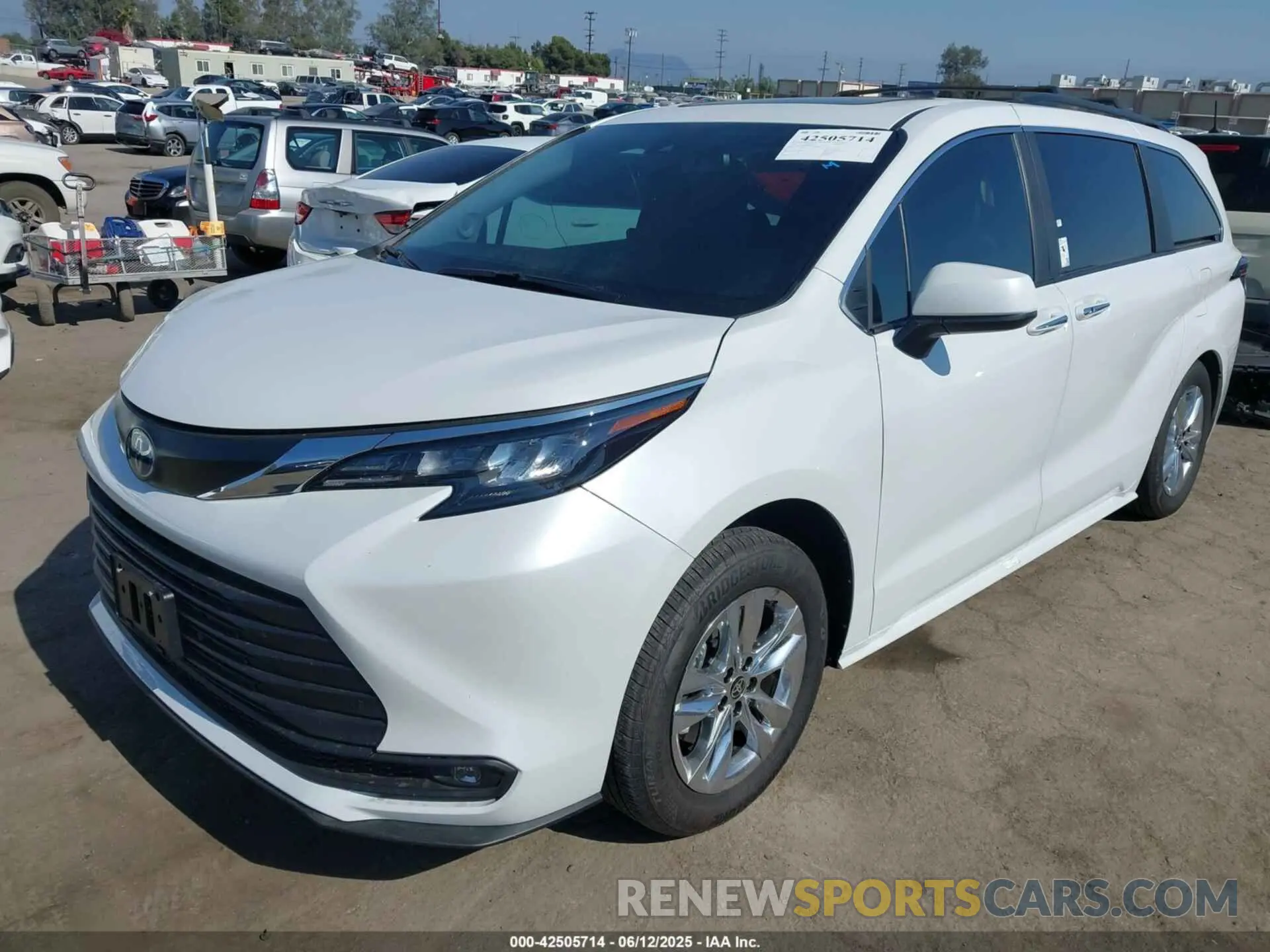 2 Photograph of a damaged car 5TDJRKEC2SS257492 TOYOTA SIENNA 2025