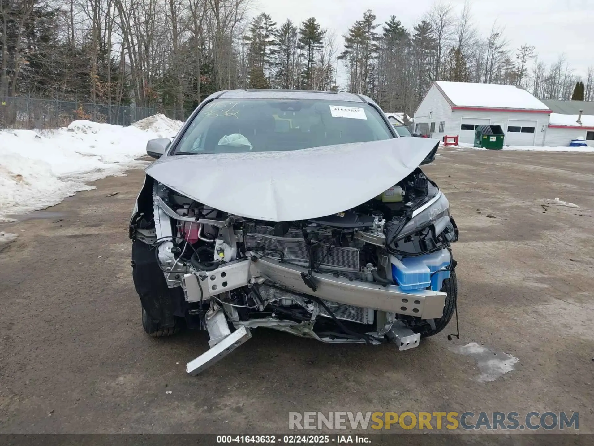 12 Photograph of a damaged car 5TDJSKFC1SS170265 TOYOTA SIENNA 2025