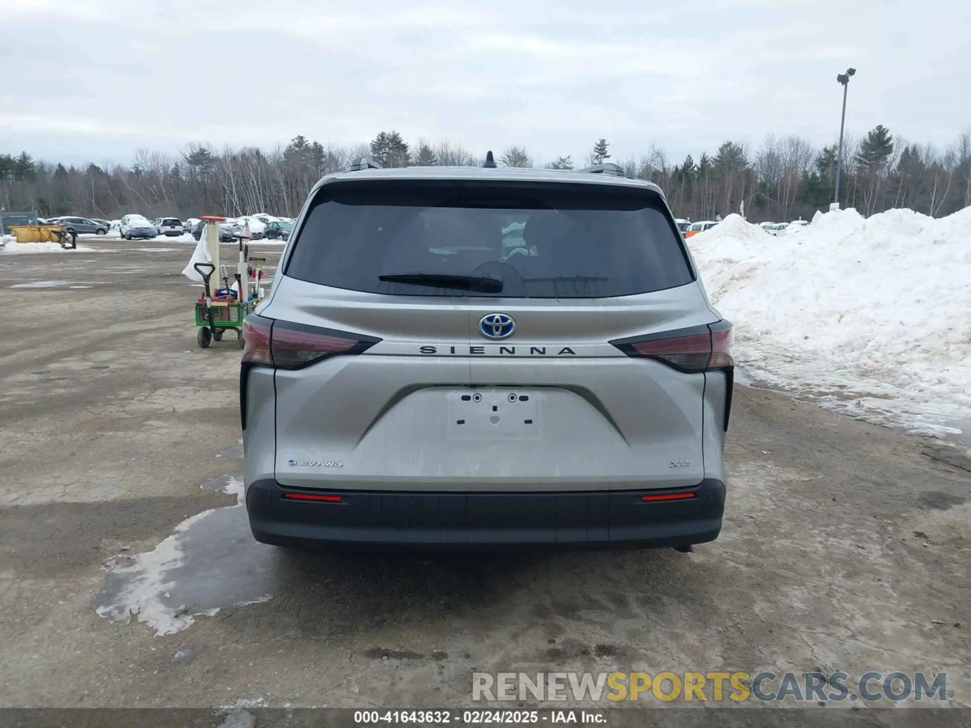 16 Photograph of a damaged car 5TDJSKFC1SS170265 TOYOTA SIENNA 2025