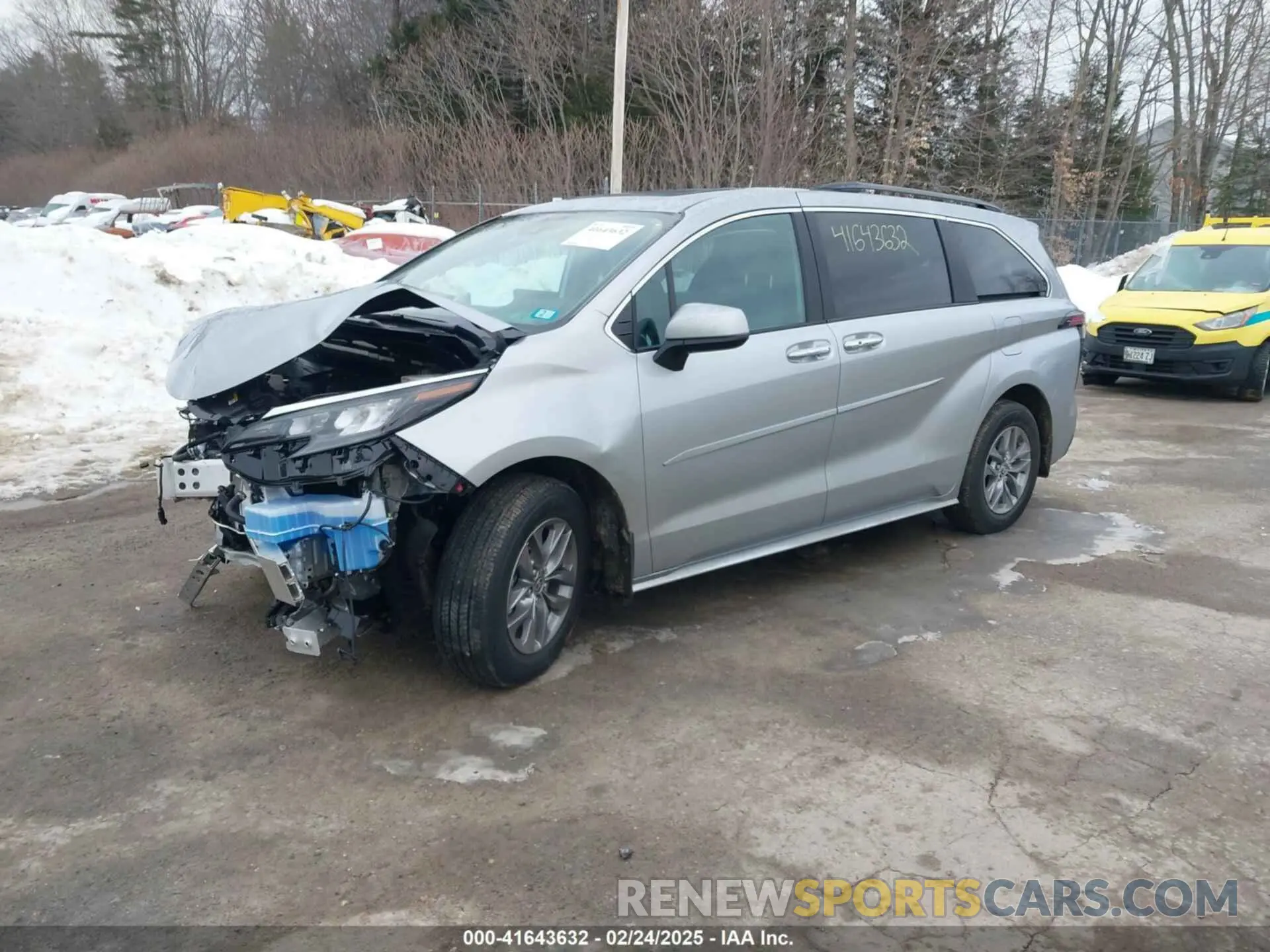 2 Photograph of a damaged car 5TDJSKFC1SS170265 TOYOTA SIENNA 2025