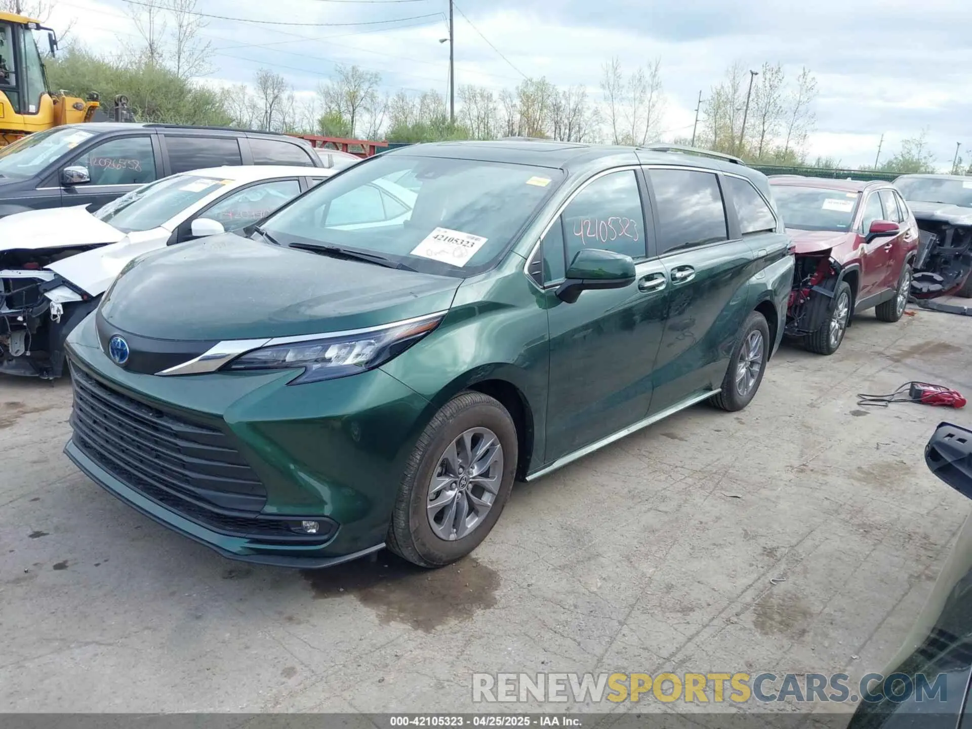 2 Photograph of a damaged car 5TDJSKFC5SS166414 TOYOTA SIENNA 2025