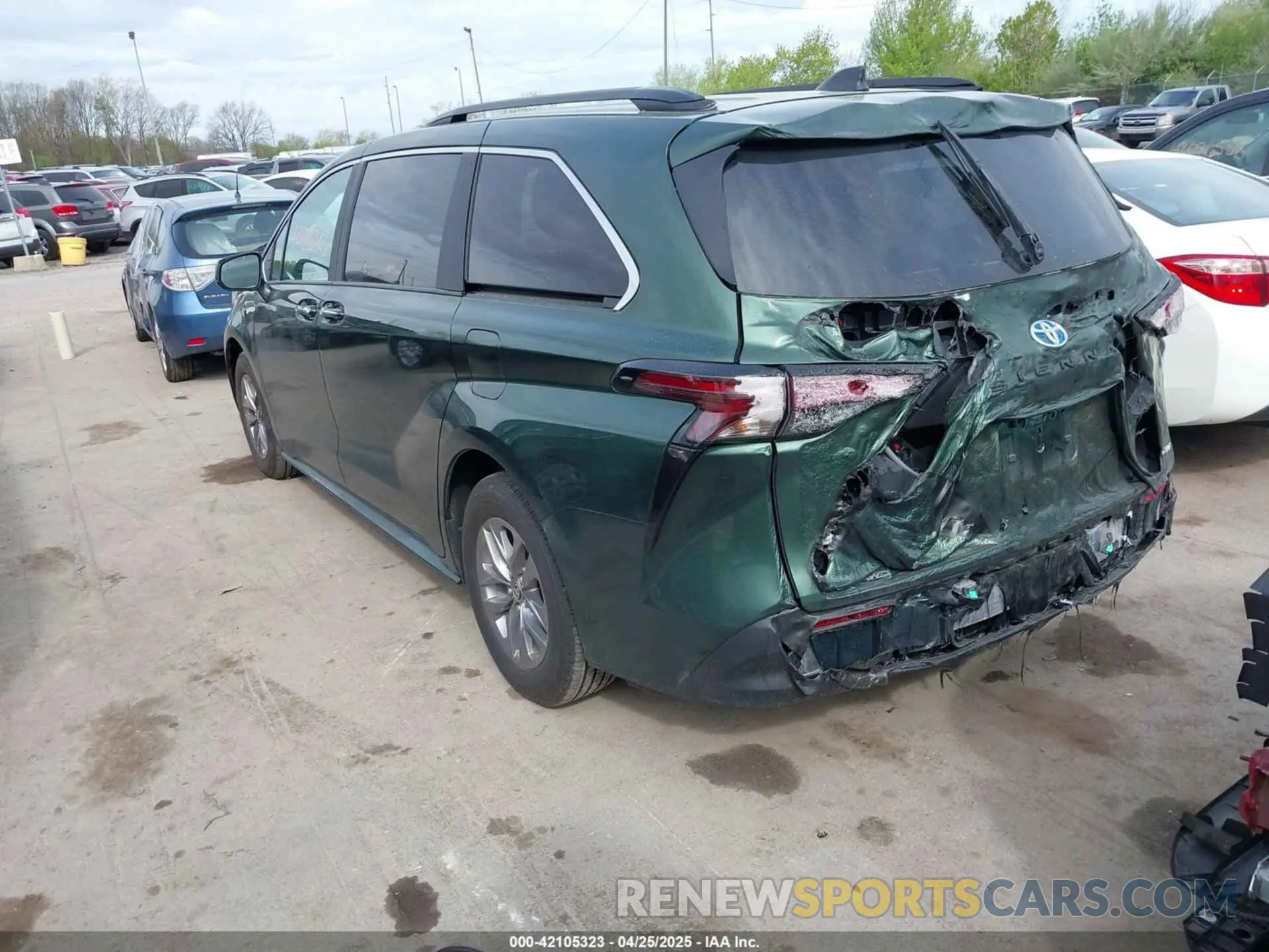3 Photograph of a damaged car 5TDJSKFC5SS166414 TOYOTA SIENNA 2025