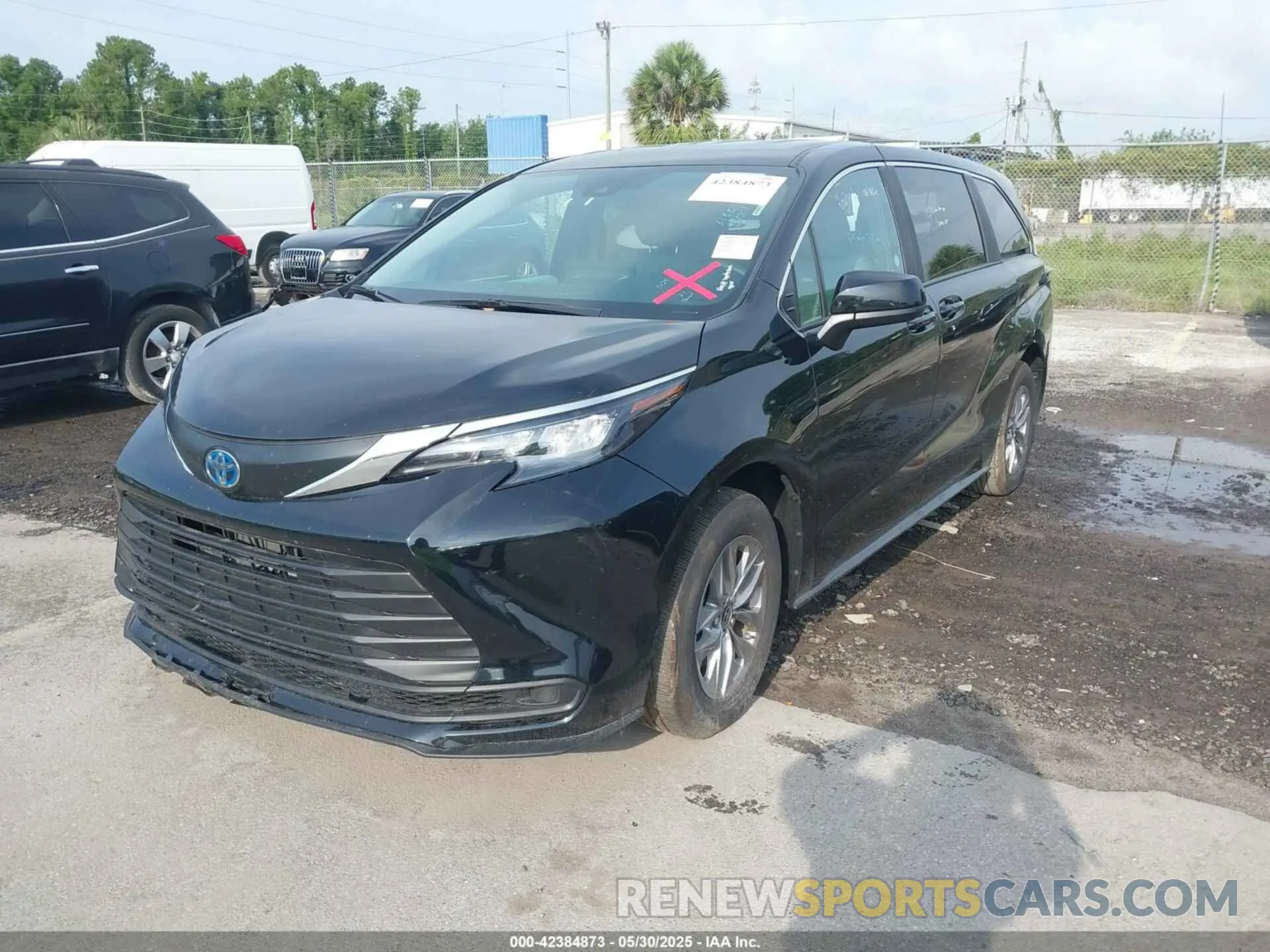 2 Photograph of a damaged car 5TDKRKEC0SS237116 TOYOTA SIENNA 2025