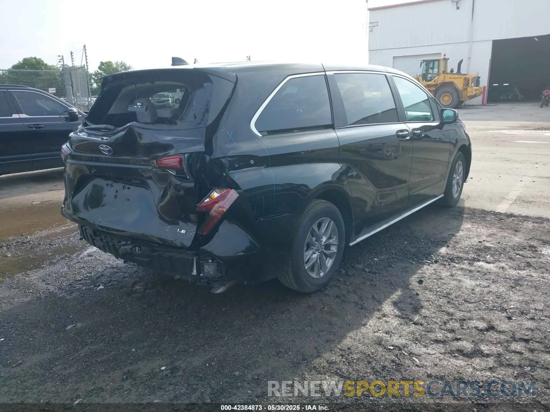 4 Photograph of a damaged car 5TDKRKEC0SS237116 TOYOTA SIENNA 2025