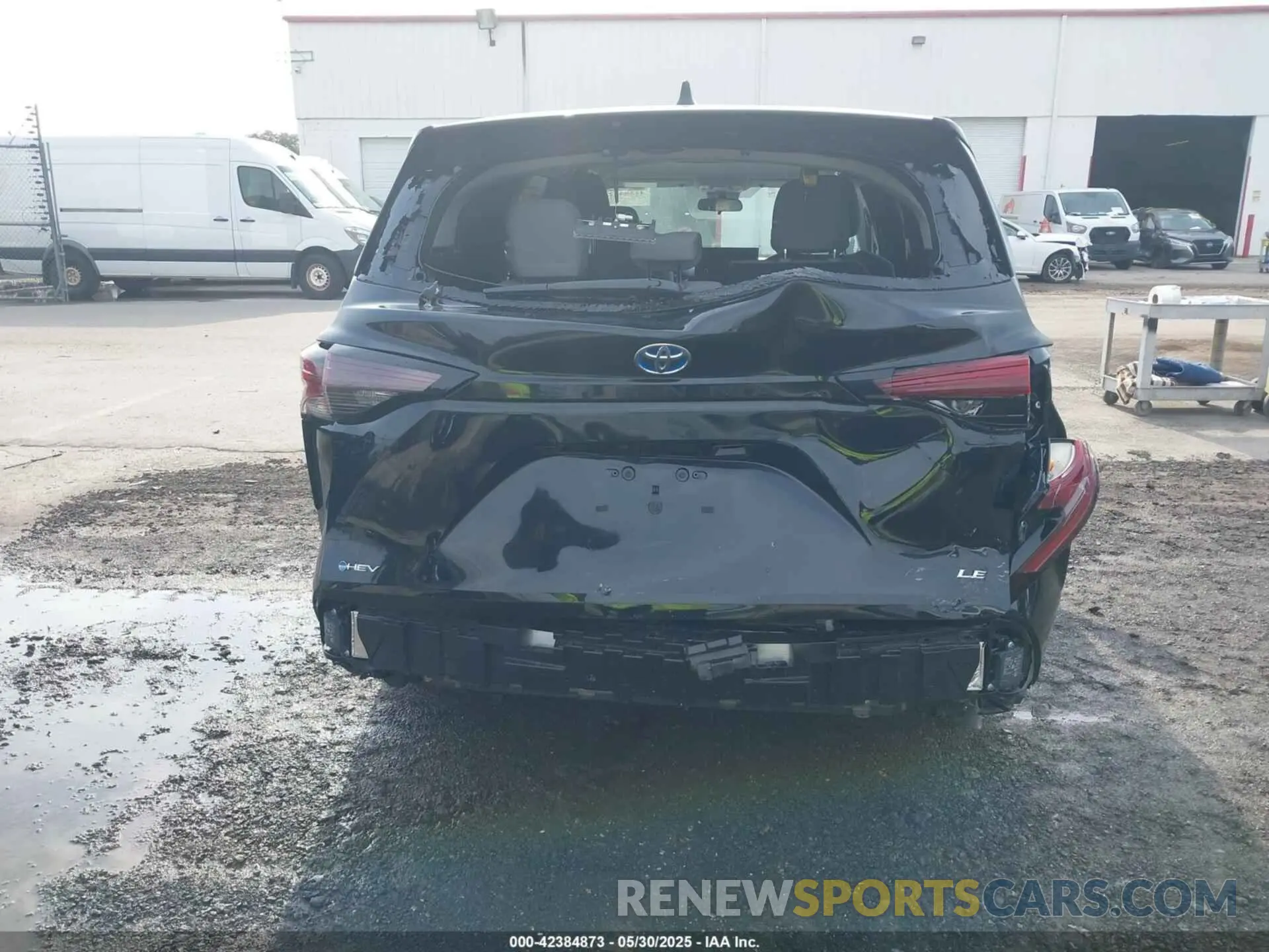 6 Photograph of a damaged car 5TDKRKEC0SS237116 TOYOTA SIENNA 2025