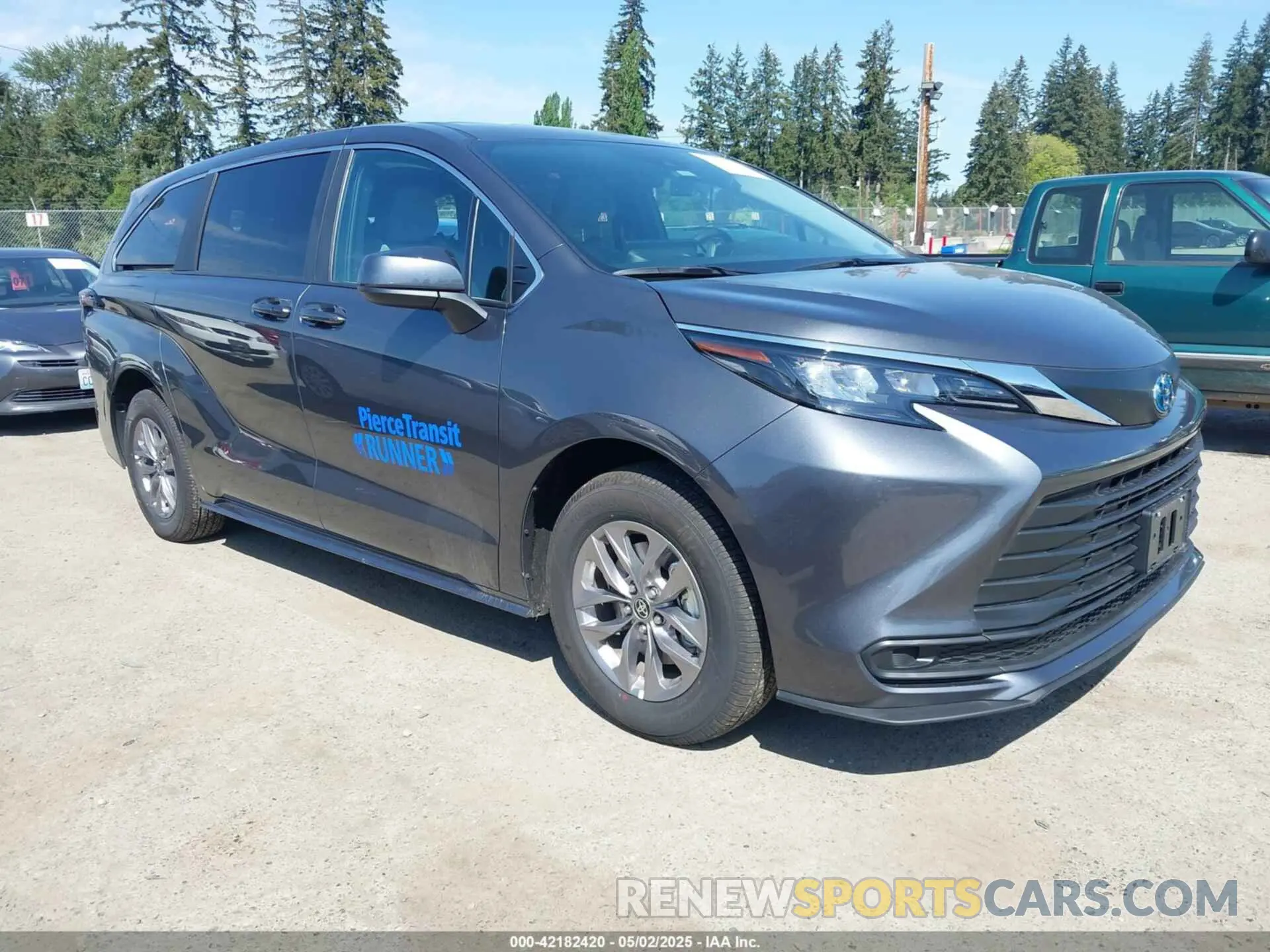 1 Photograph of a damaged car 5TDKRKEC2SS239529 TOYOTA SIENNA 2025