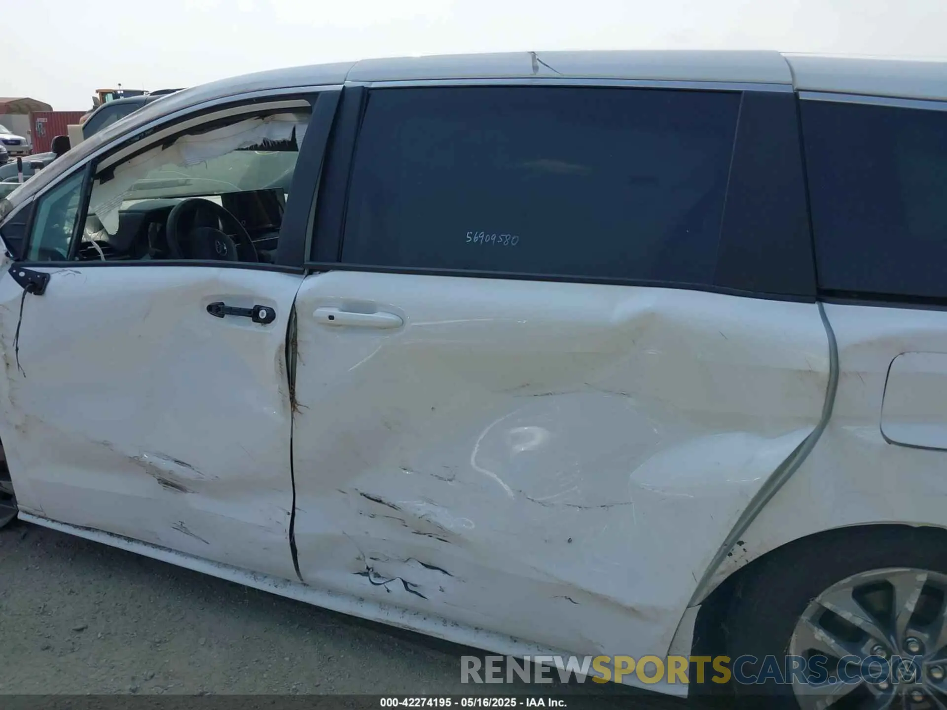 15 Photograph of a damaged car 5TDKRKEC8SS245934 TOYOTA SIENNA 2025