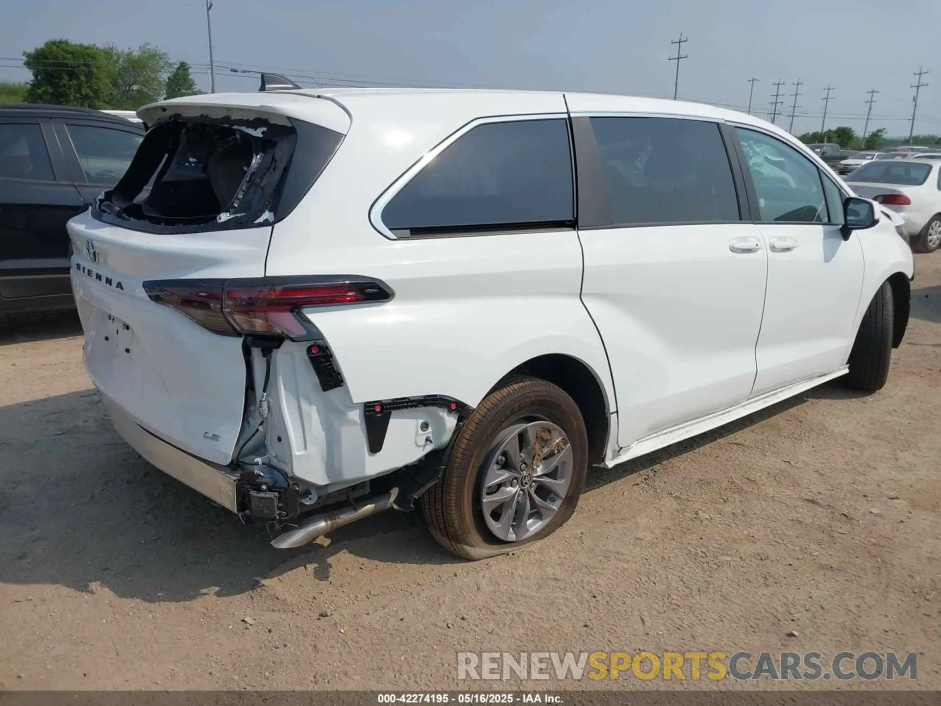 4 Photograph of a damaged car 5TDKRKEC8SS245934 TOYOTA SIENNA 2025