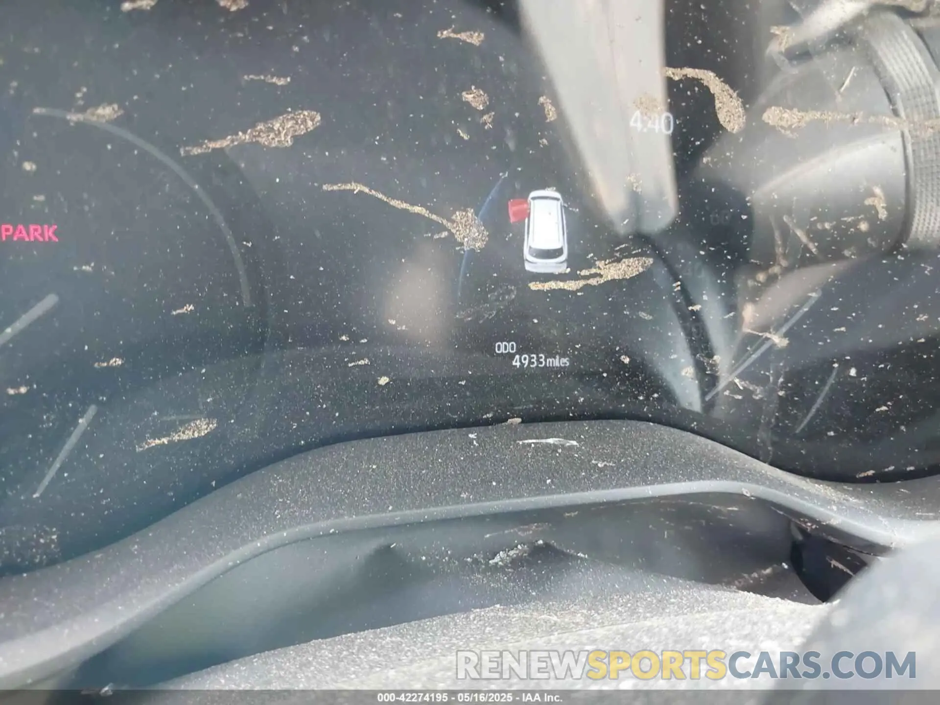 7 Photograph of a damaged car 5TDKRKEC8SS245934 TOYOTA SIENNA 2025