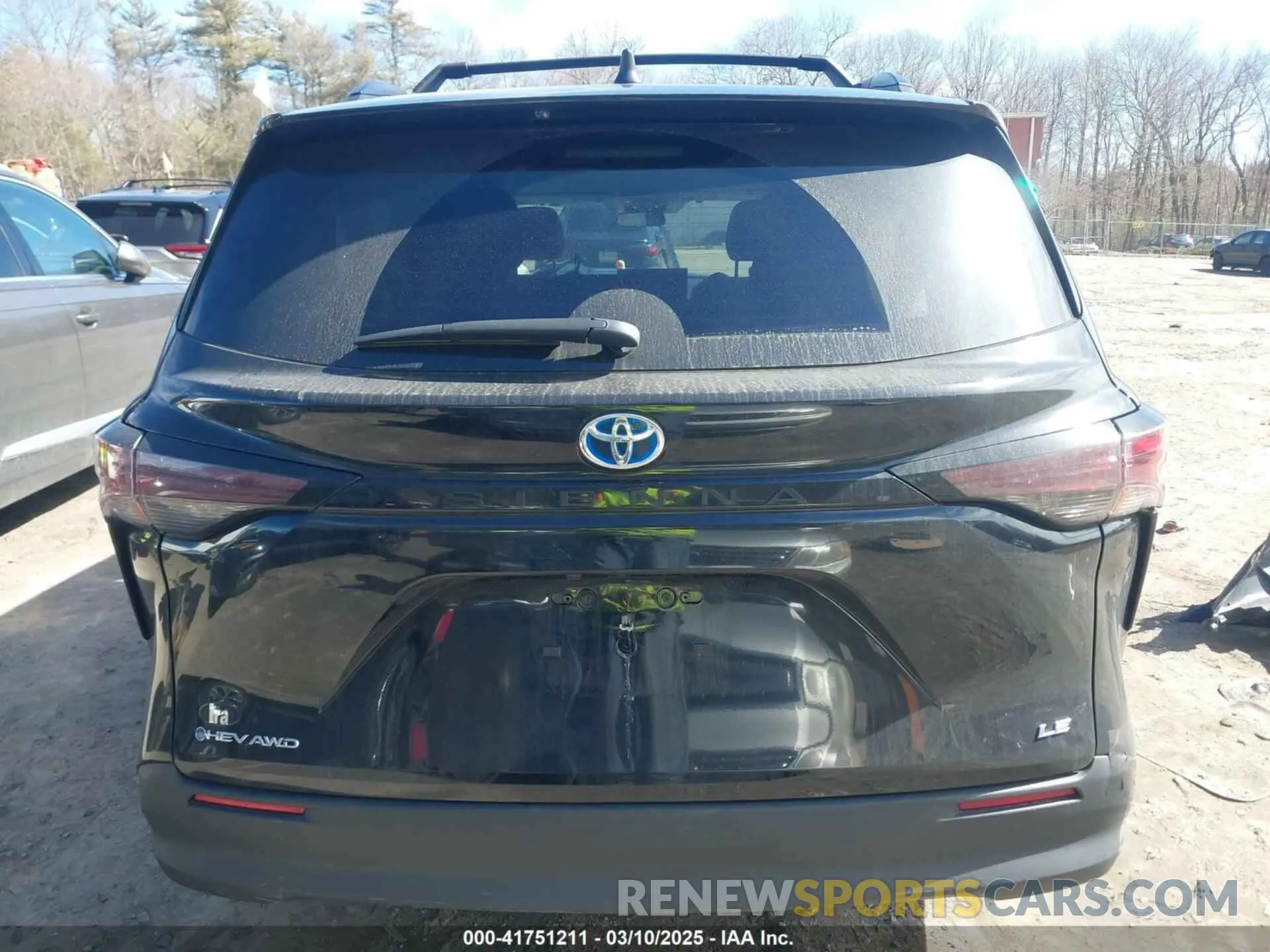 16 Photograph of a damaged car 5TDKSKFC2SS164981 TOYOTA SIENNA 2025