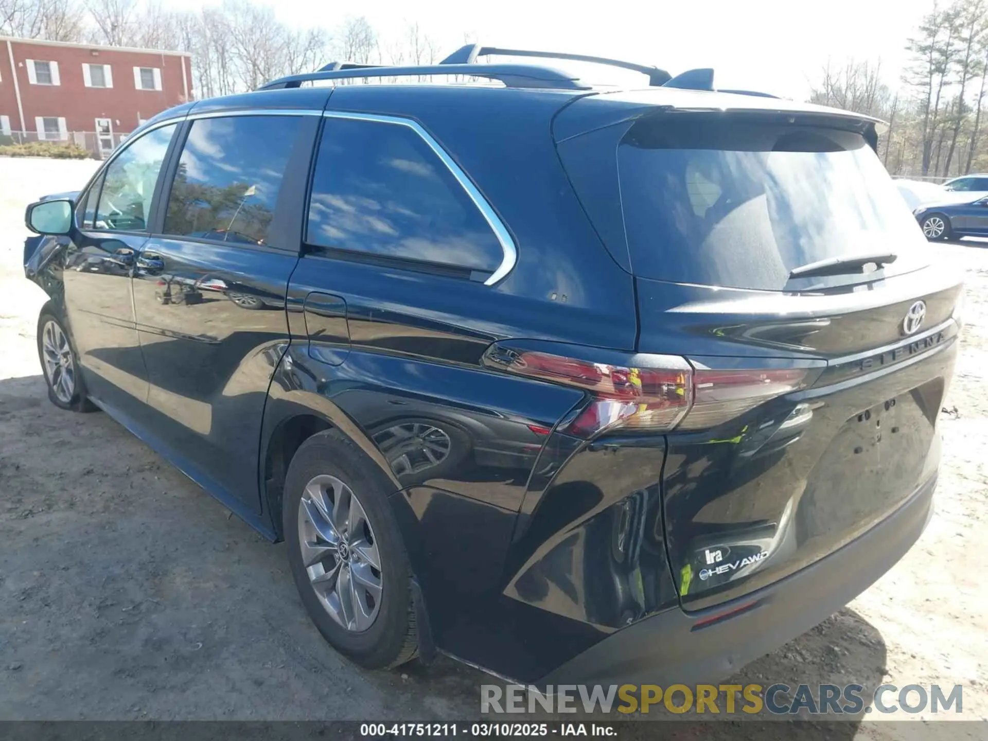 3 Photograph of a damaged car 5TDKSKFC2SS164981 TOYOTA SIENNA 2025