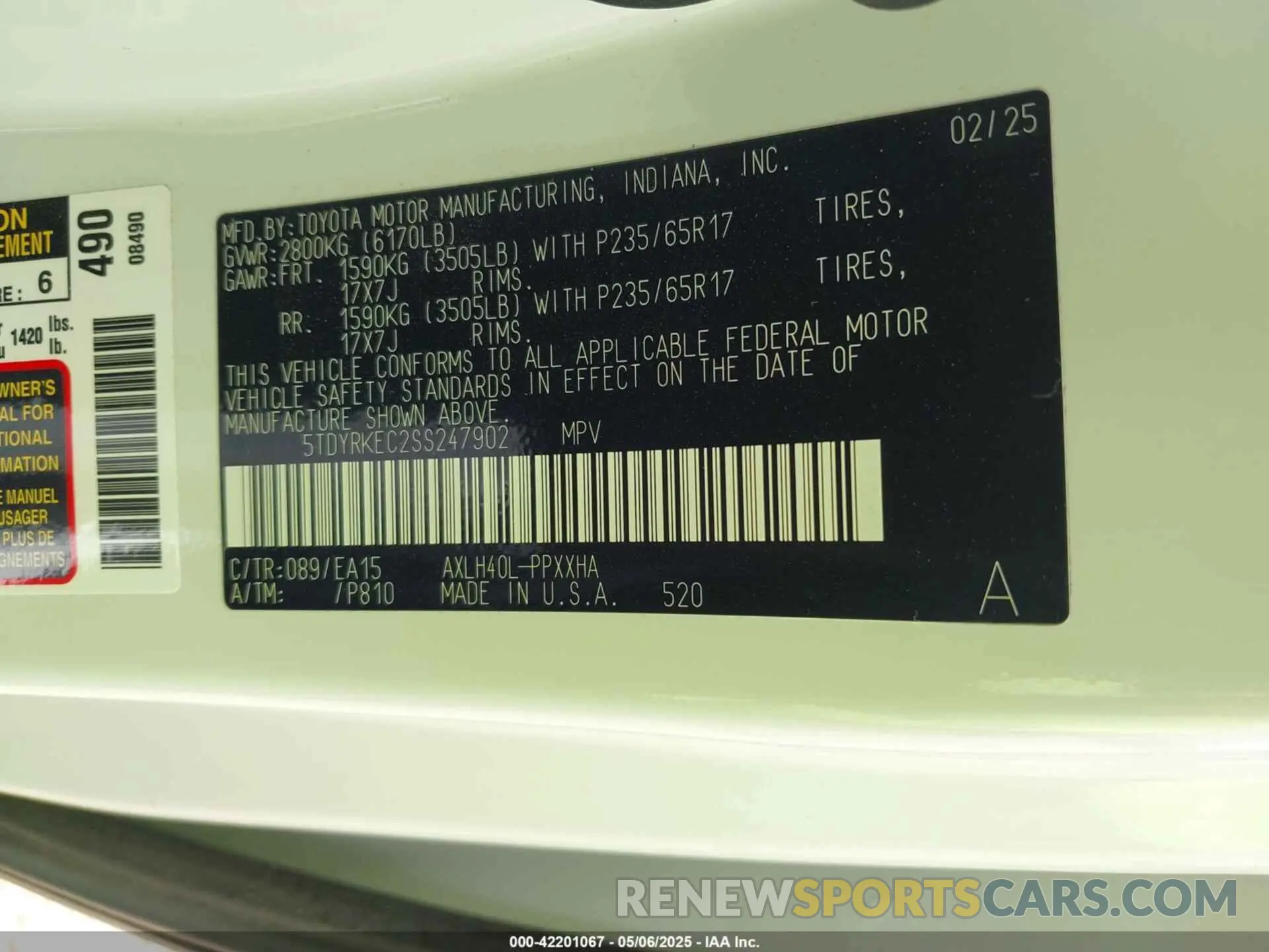 9 Photograph of a damaged car 5TDYRKEC2SS247902 TOYOTA SIENNA 2025