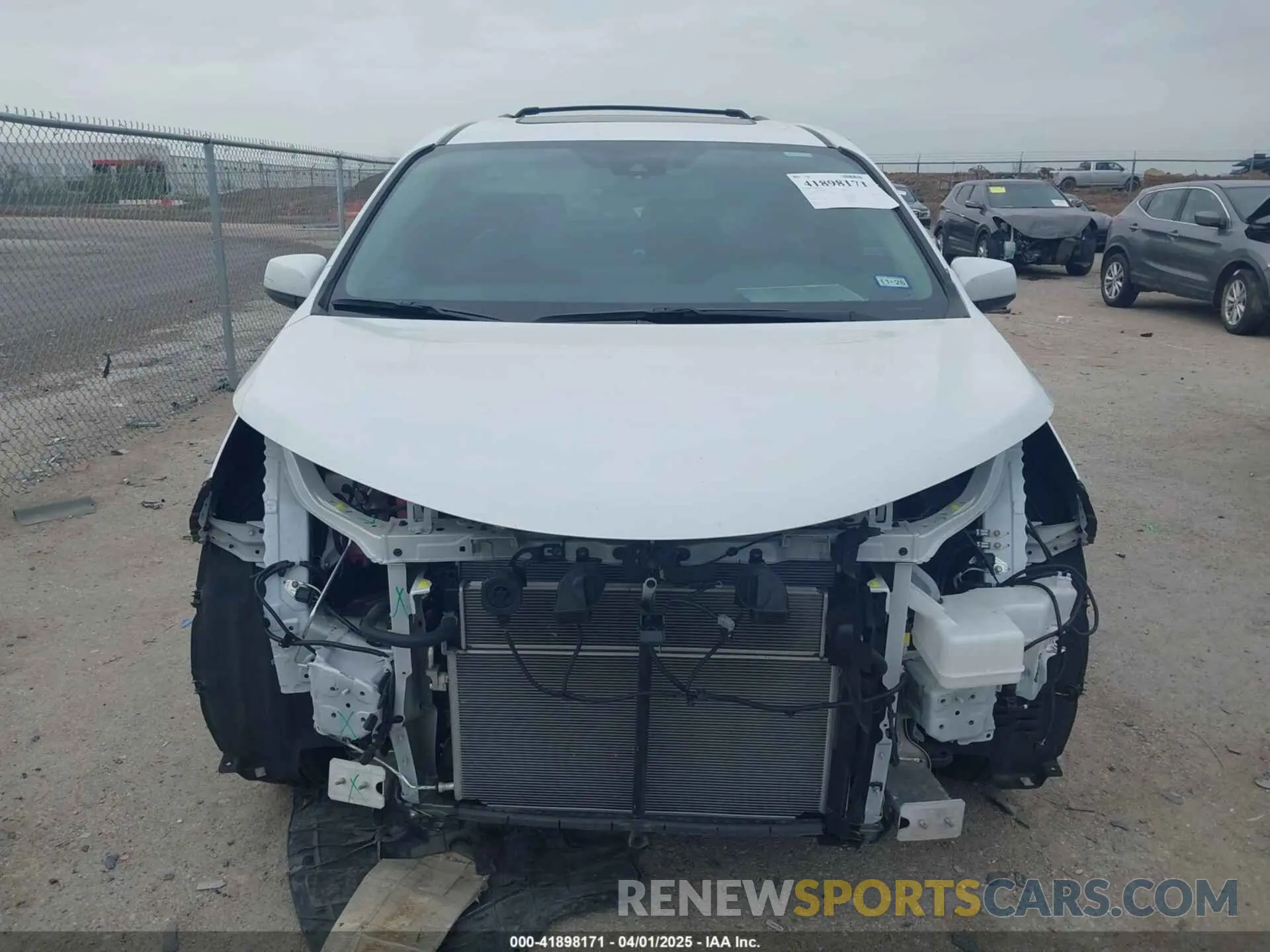 13 Photograph of a damaged car 5TDYRKECXSS230300 TOYOTA SIENNA 2025