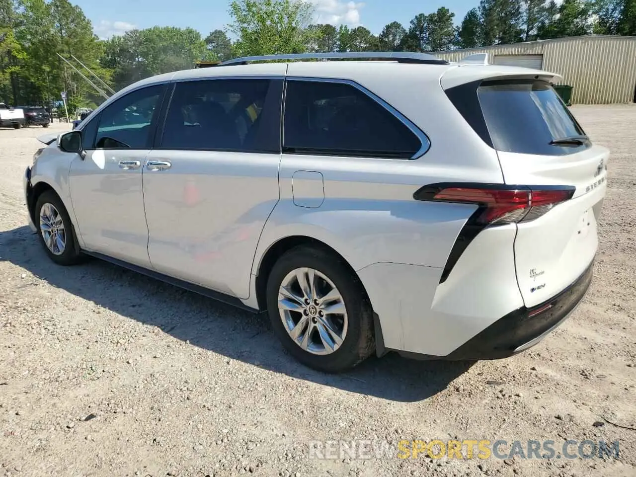 2 Photograph of a damaged car 5TDZRKEC9SS226758 TOYOTA SIENNA 2025