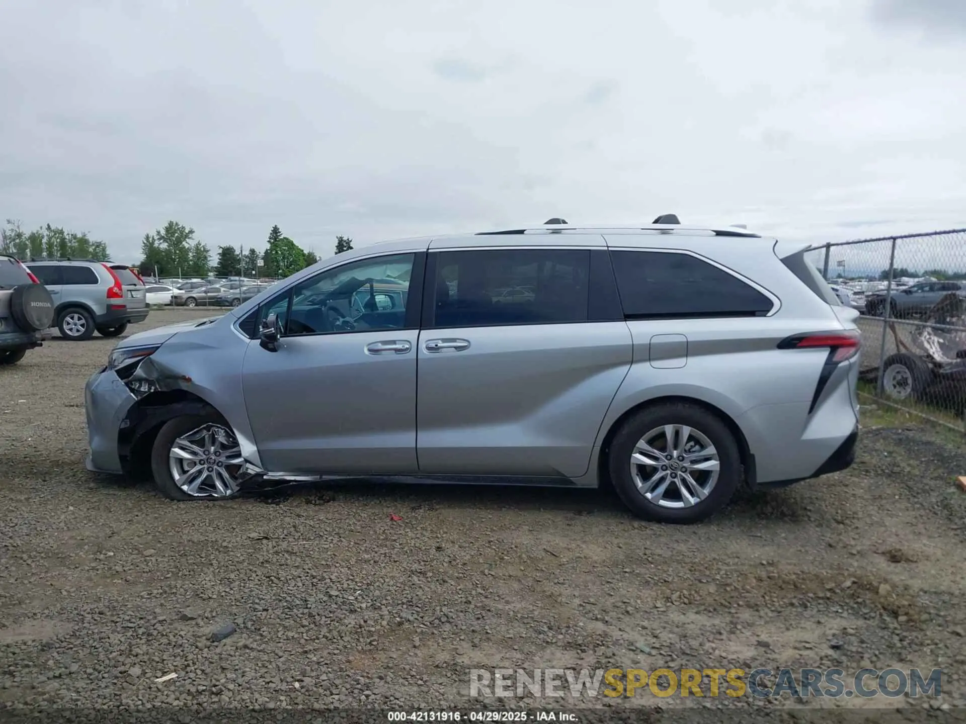 14 Photograph of a damaged car 5TDZRKEC9SS234407 TOYOTA SIENNA 2025